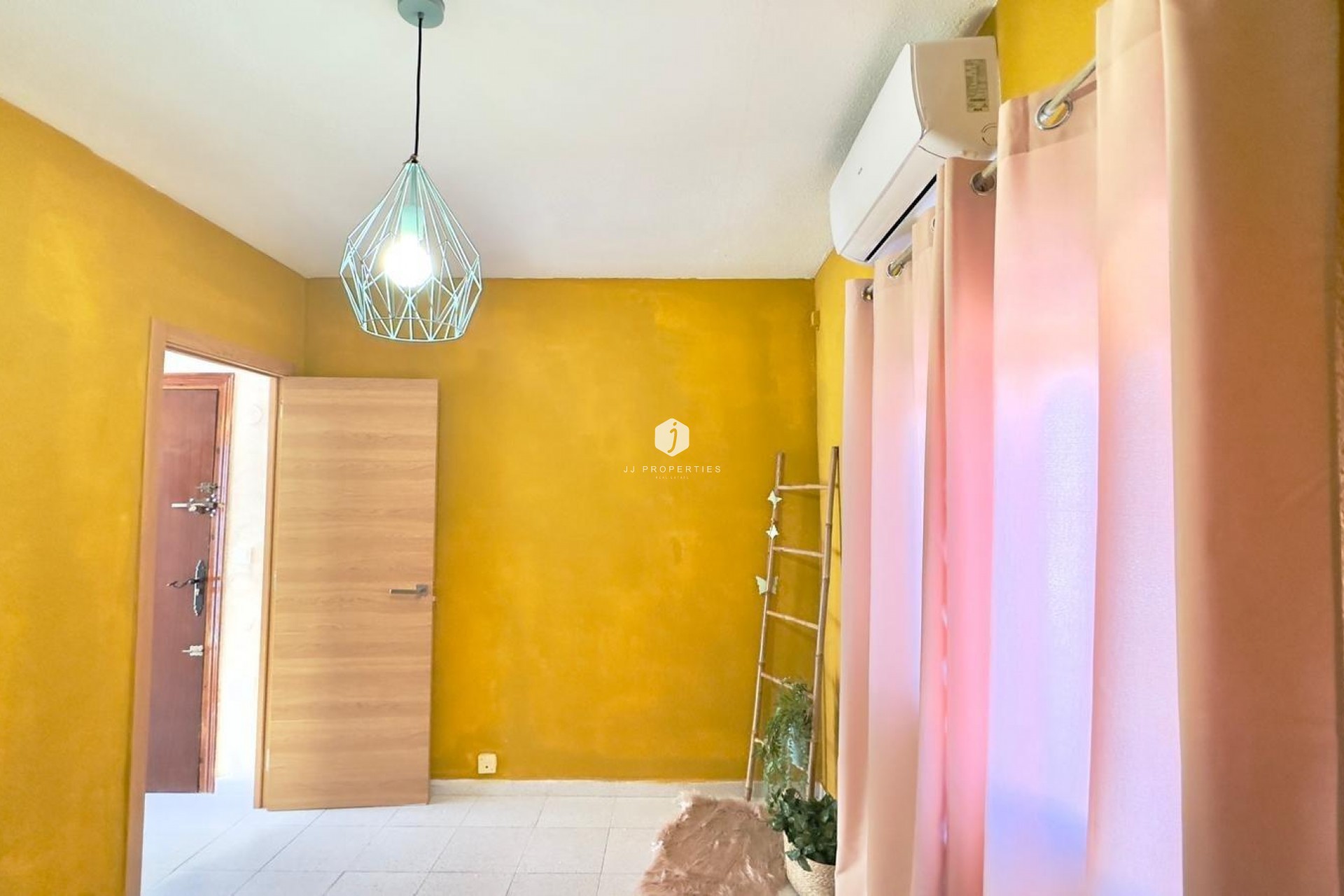 Z drugiej ręki - Bungalow -
Orihuela Costa - Cabo Roig