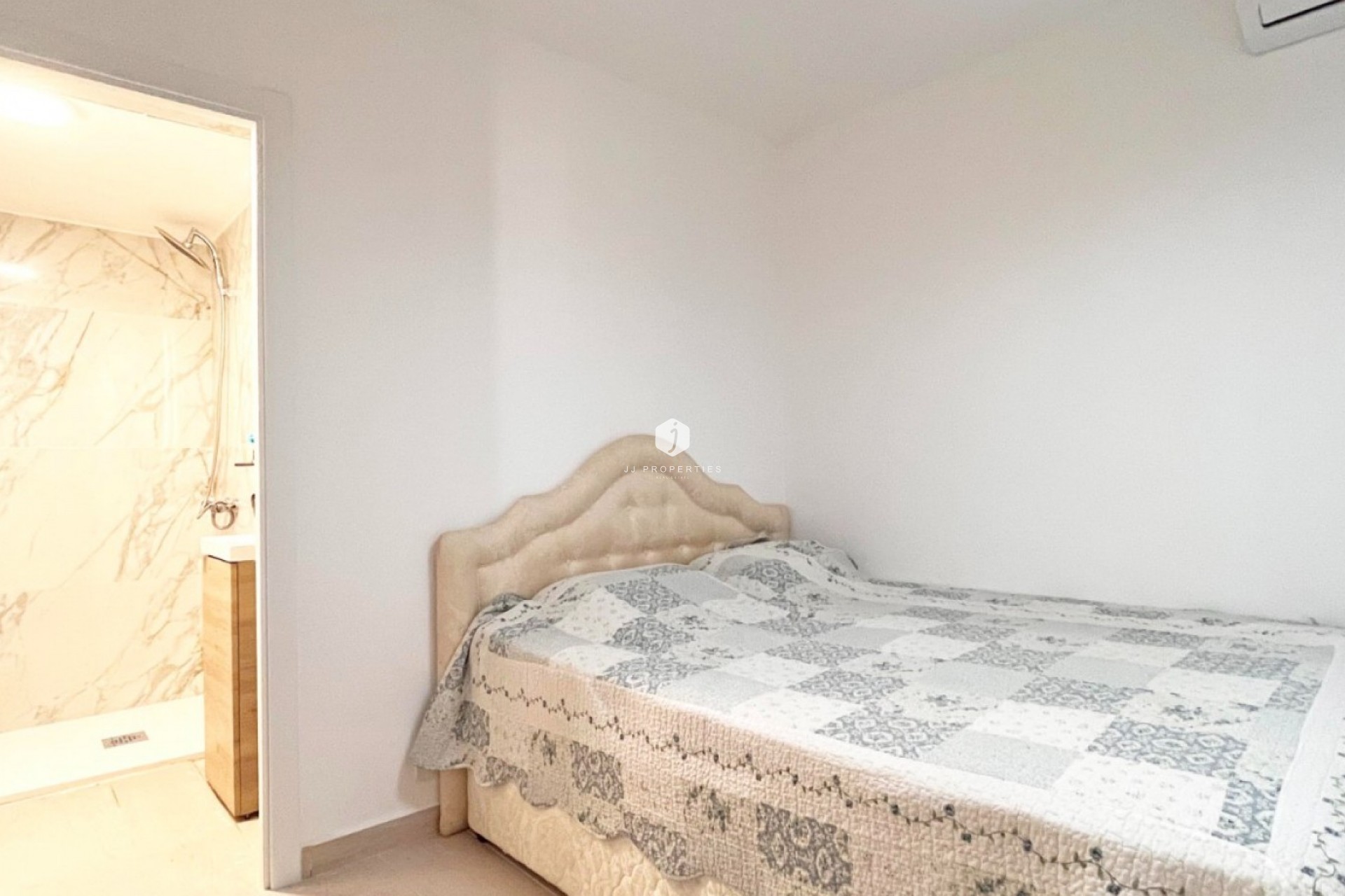 Z drugiej ręki - Bungalow -
Orihuela Costa - Costa Blanca