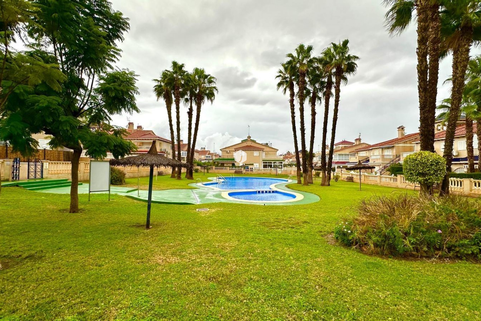 Z drugiej ręki - Bungalow -
Orihuela Costa - Playa Flamenca Norte