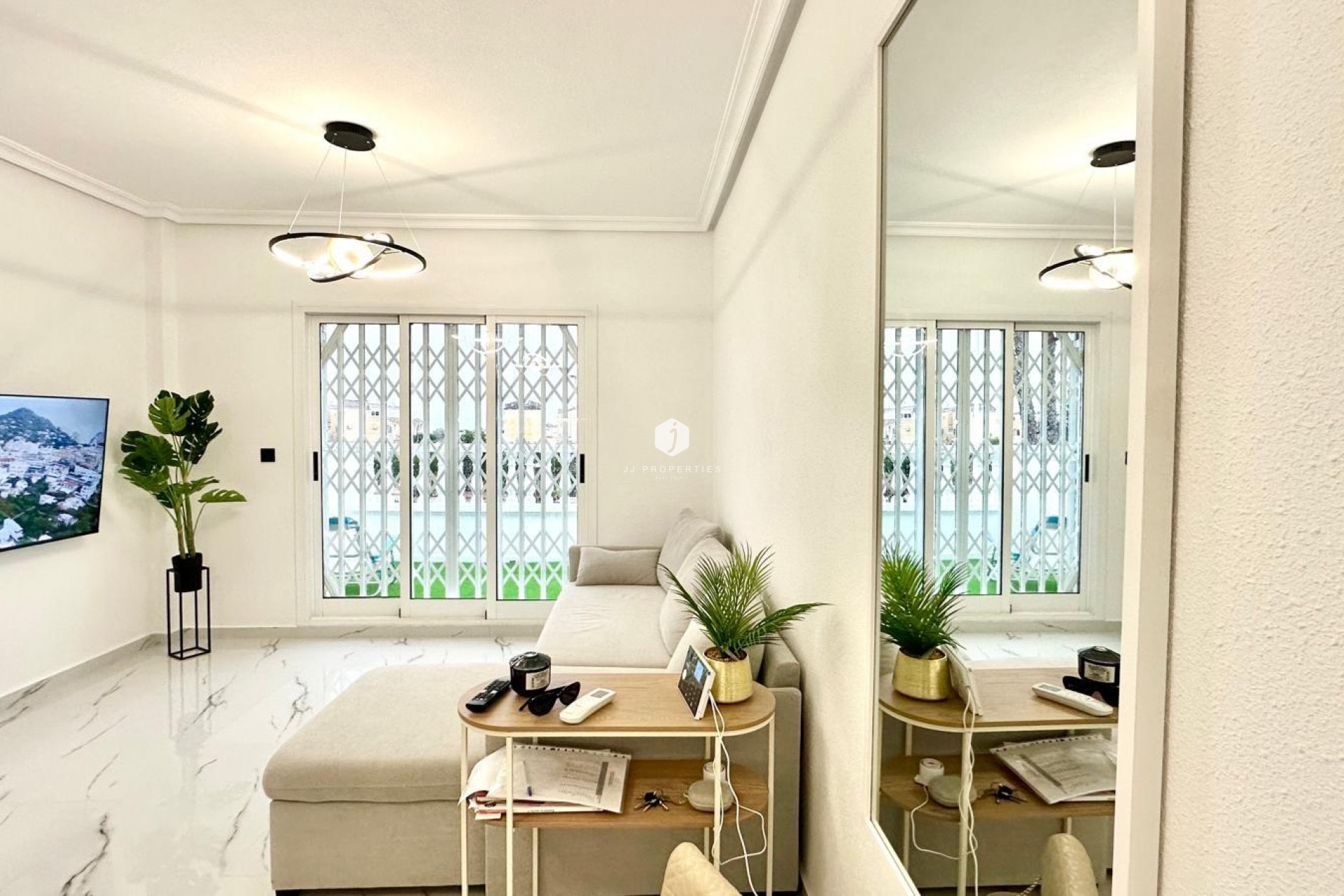 Z drugiej ręki - Bungalow -
Orihuela Costa - Playa Flamenca Norte