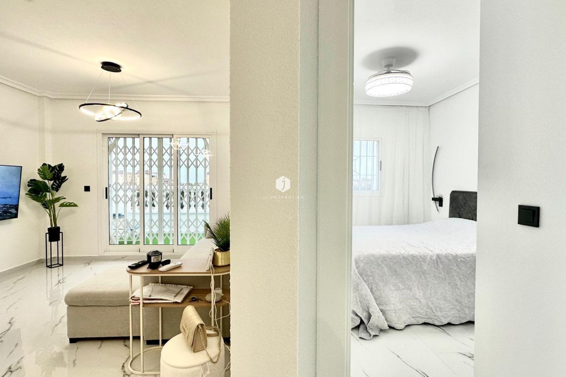 Z drugiej ręki - Bungalow -
Orihuela Costa - Playa Flamenca Norte