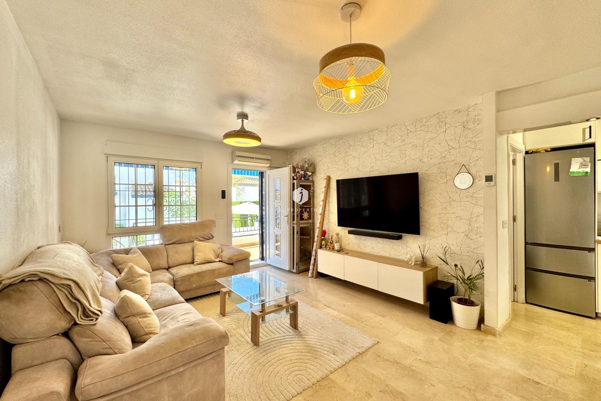 Z drugiej ręki - Bungalow -
Orihuela Costa - Villamartín-las Filipinas