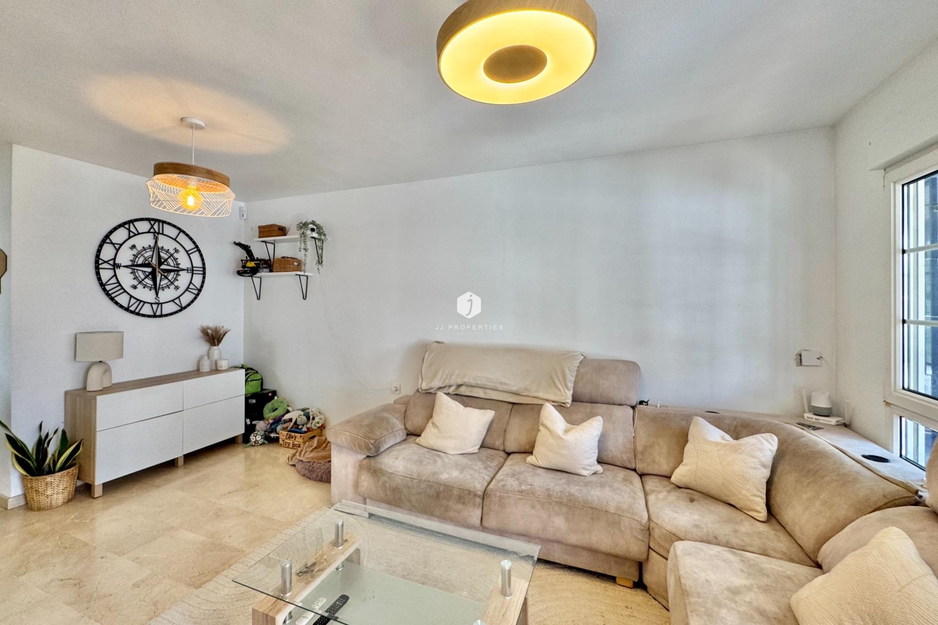 Z drugiej ręki - Bungalow -
Orihuela Costa - Villamartín-las Filipinas