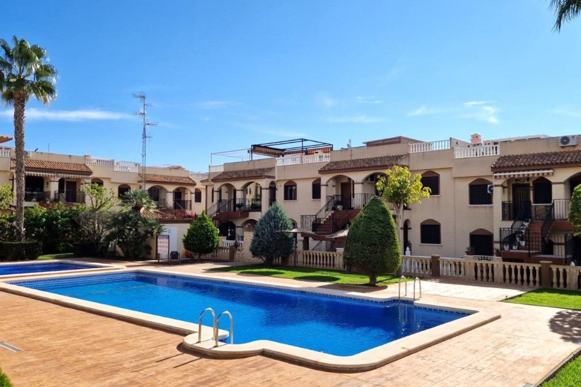 Z drugiej ręki - Bungalow -
Torrevieja - Aguas Nuevas 1