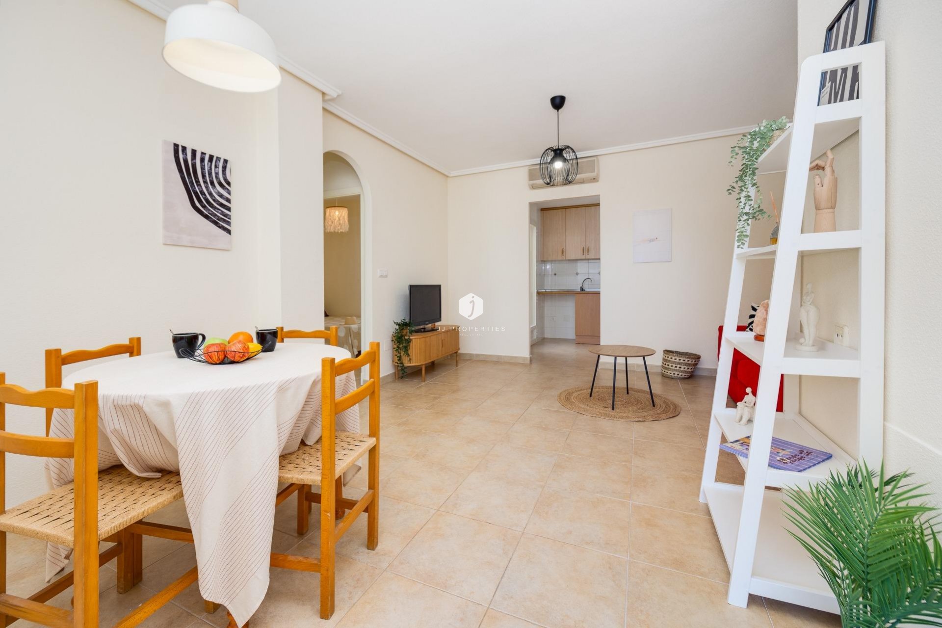 Z drugiej ręki - Bungalow -
Torrevieja - Aguas Nuevas 1