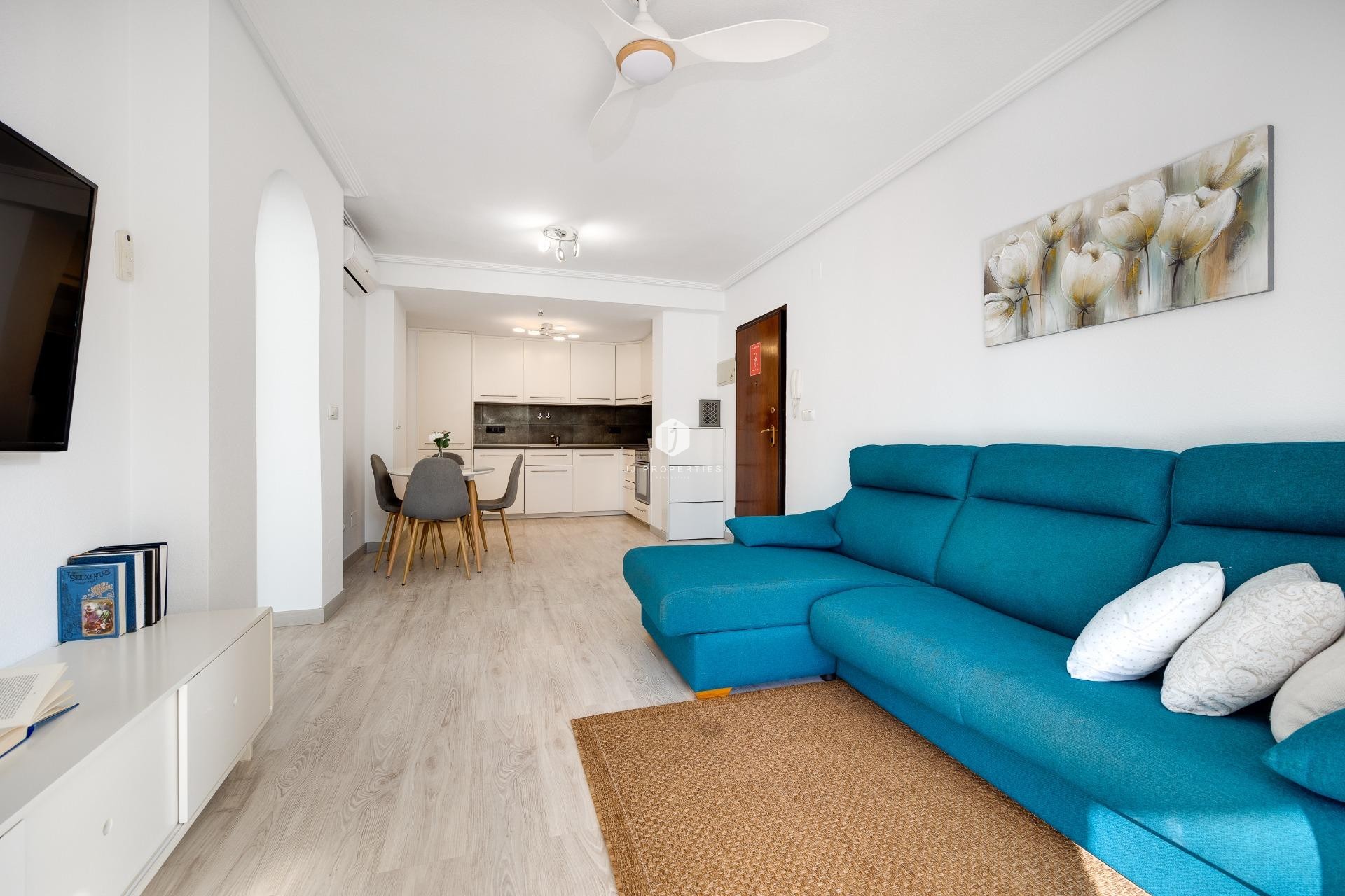 Z drugiej ręki - Bungalow -
Torrevieja - aguas nuevas