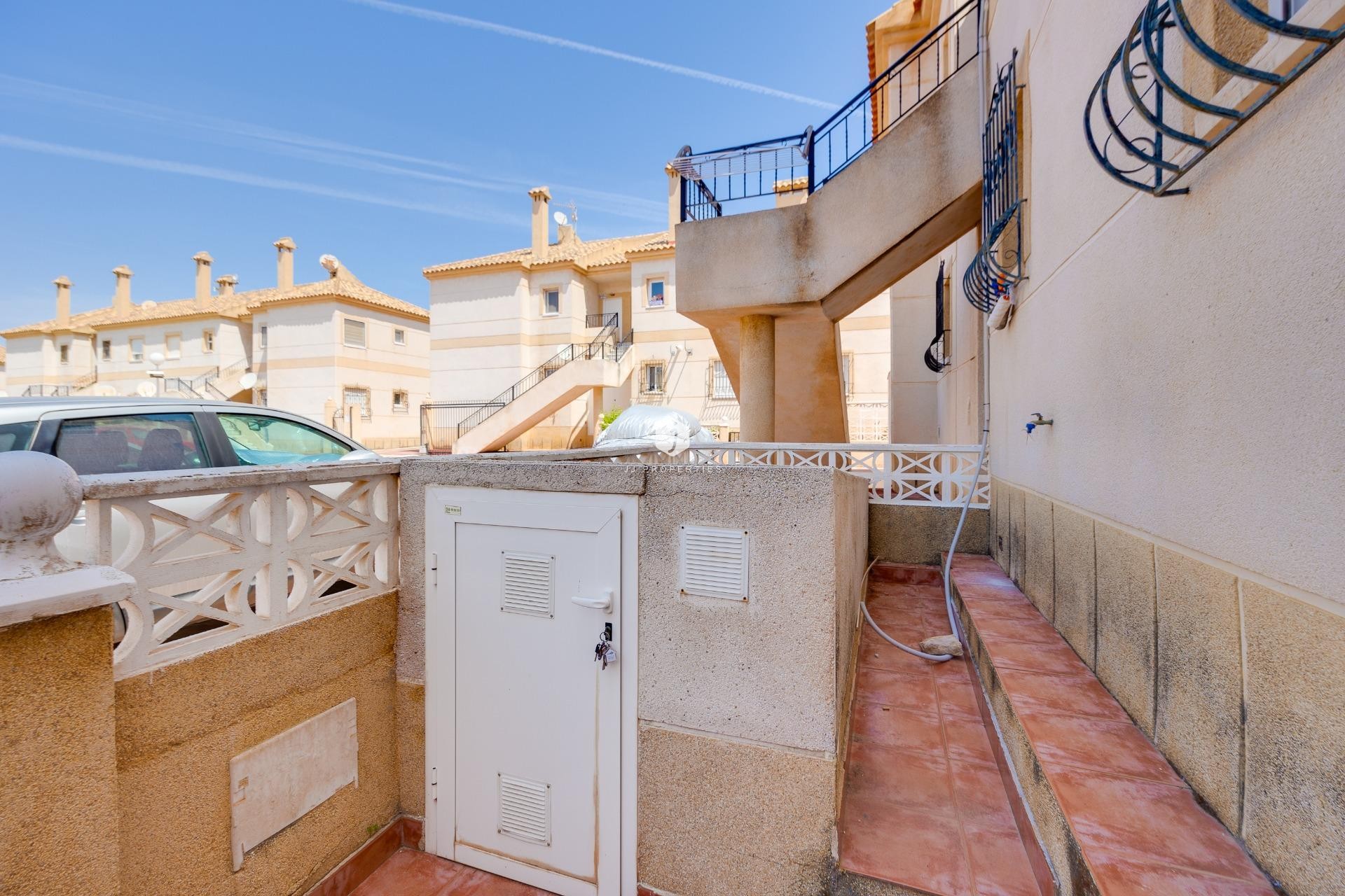 Z drugiej ręki - Bungalow -
Torrevieja - aguas nuevas