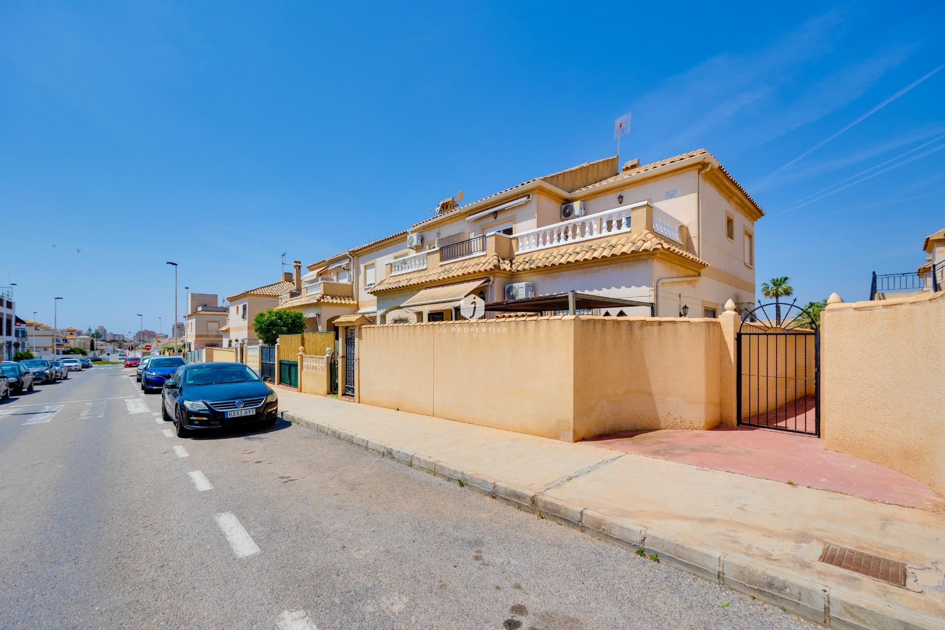 Z drugiej ręki - Bungalow -
Torrevieja - aguas nuevas