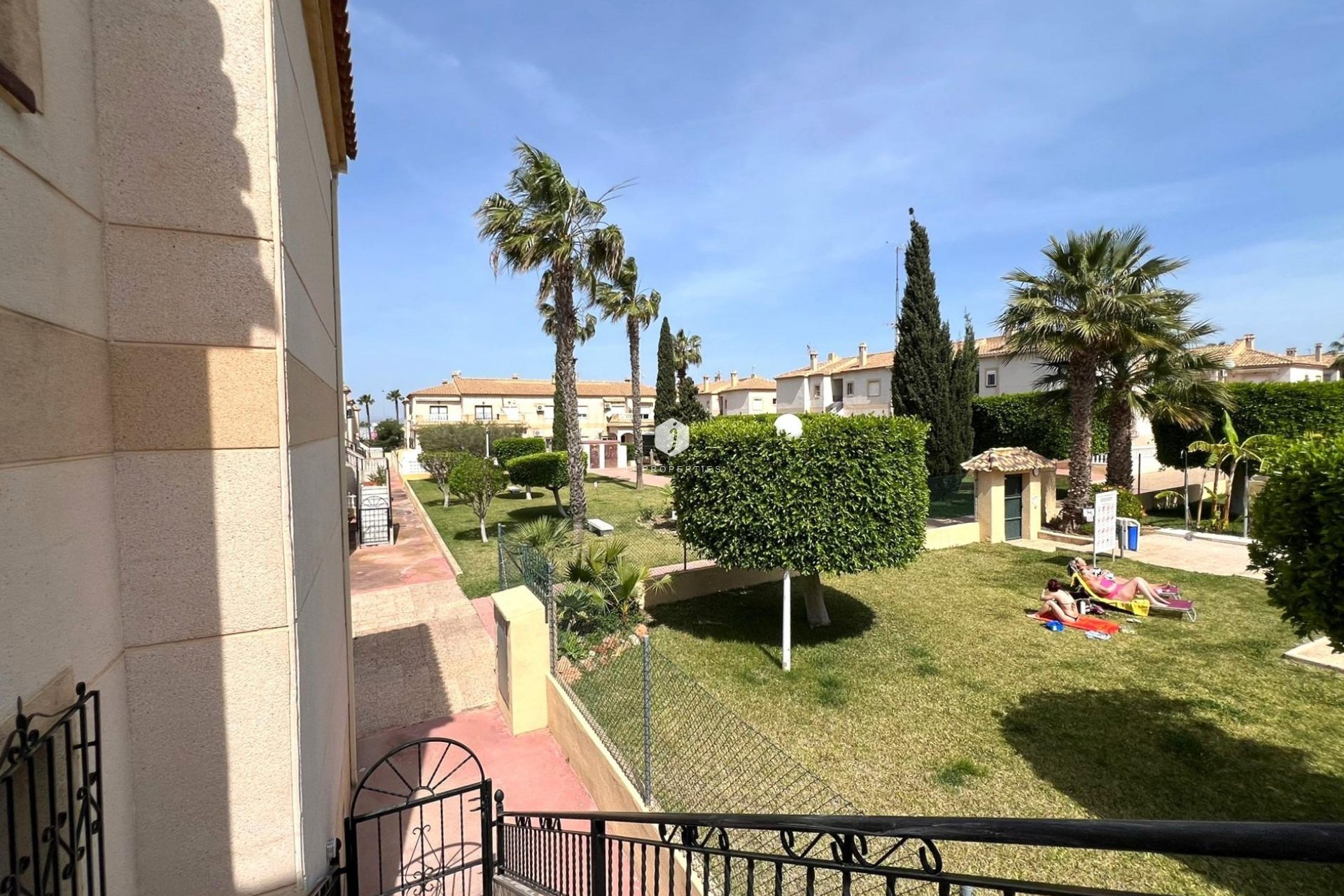 Z drugiej ręki - Bungalow -
Torrevieja - aguas nuevas