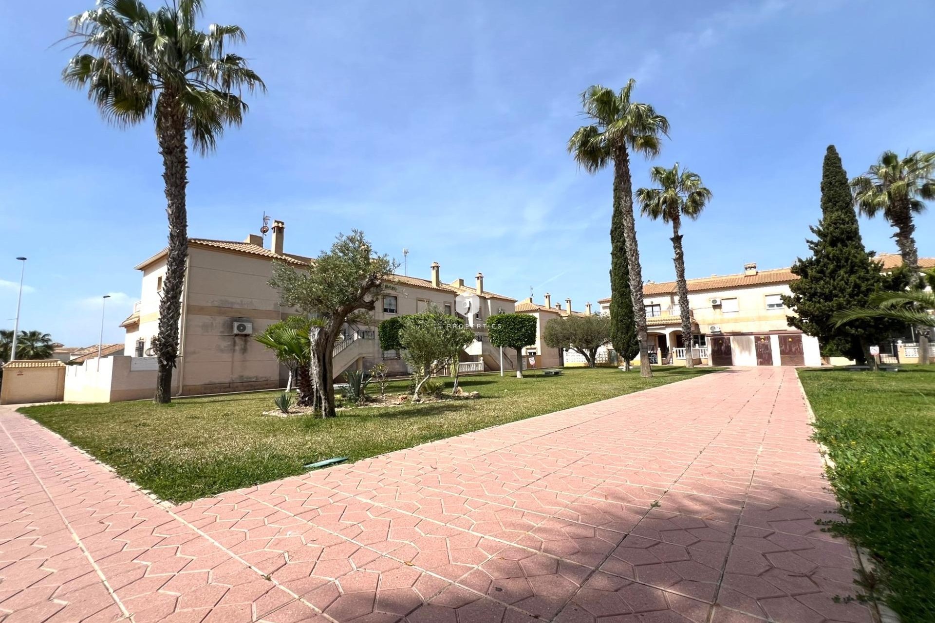 Z drugiej ręki - Bungalow -
Torrevieja - aguas nuevas