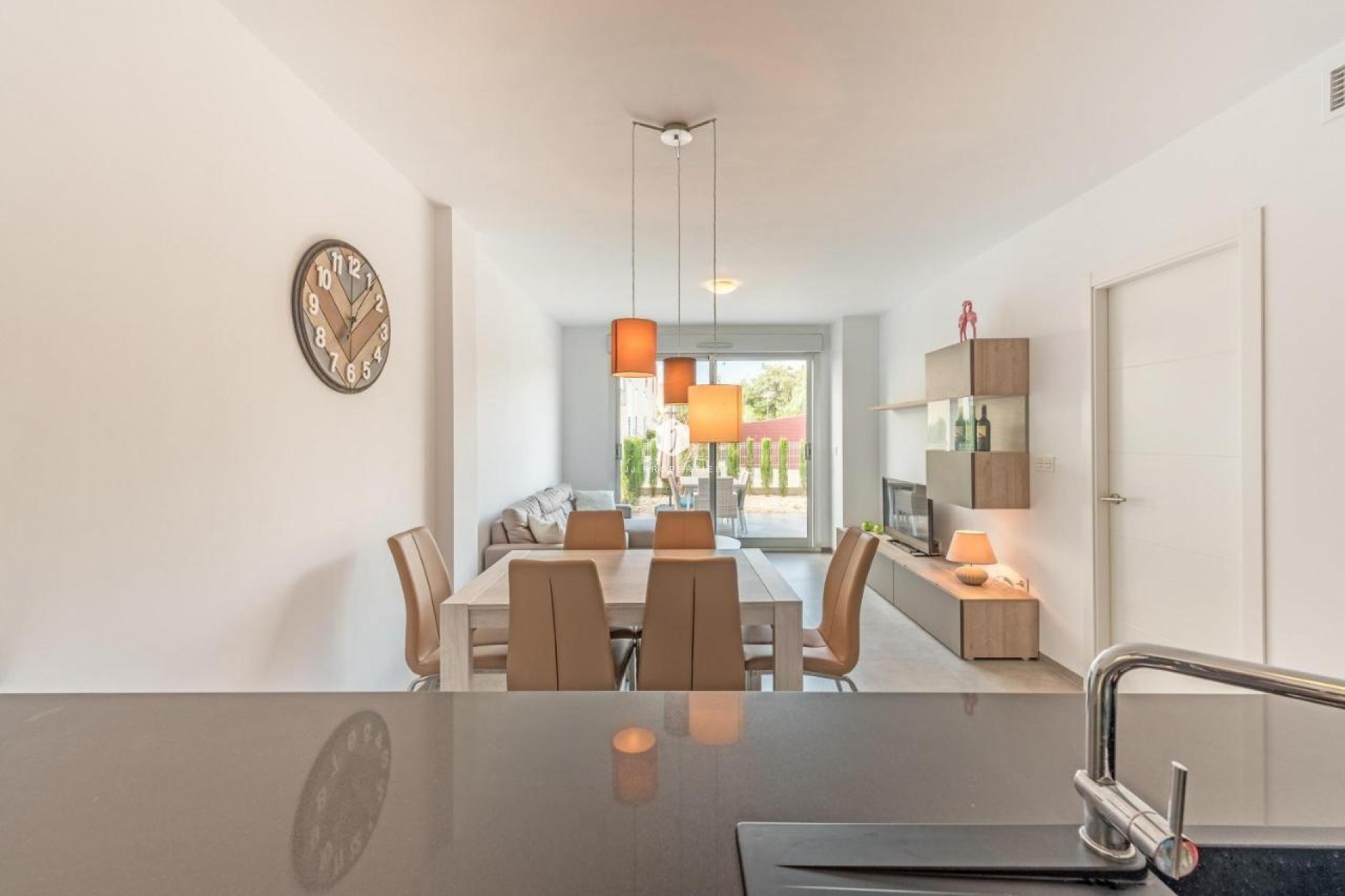 Z drugiej ręki - Bungalow -
Torrevieja - Auguas Neuvas