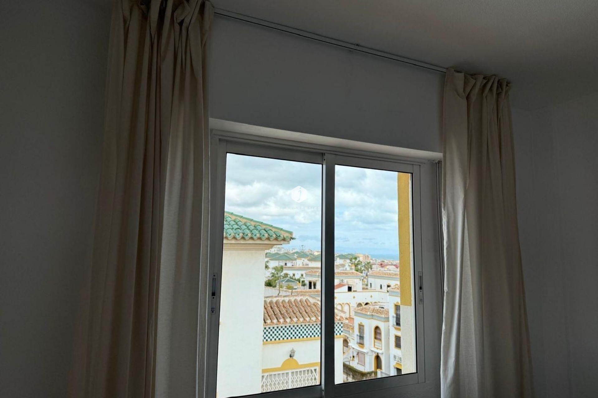 Z drugiej ręki - Bungalow -
Torrevieja - Cañada Del Molino