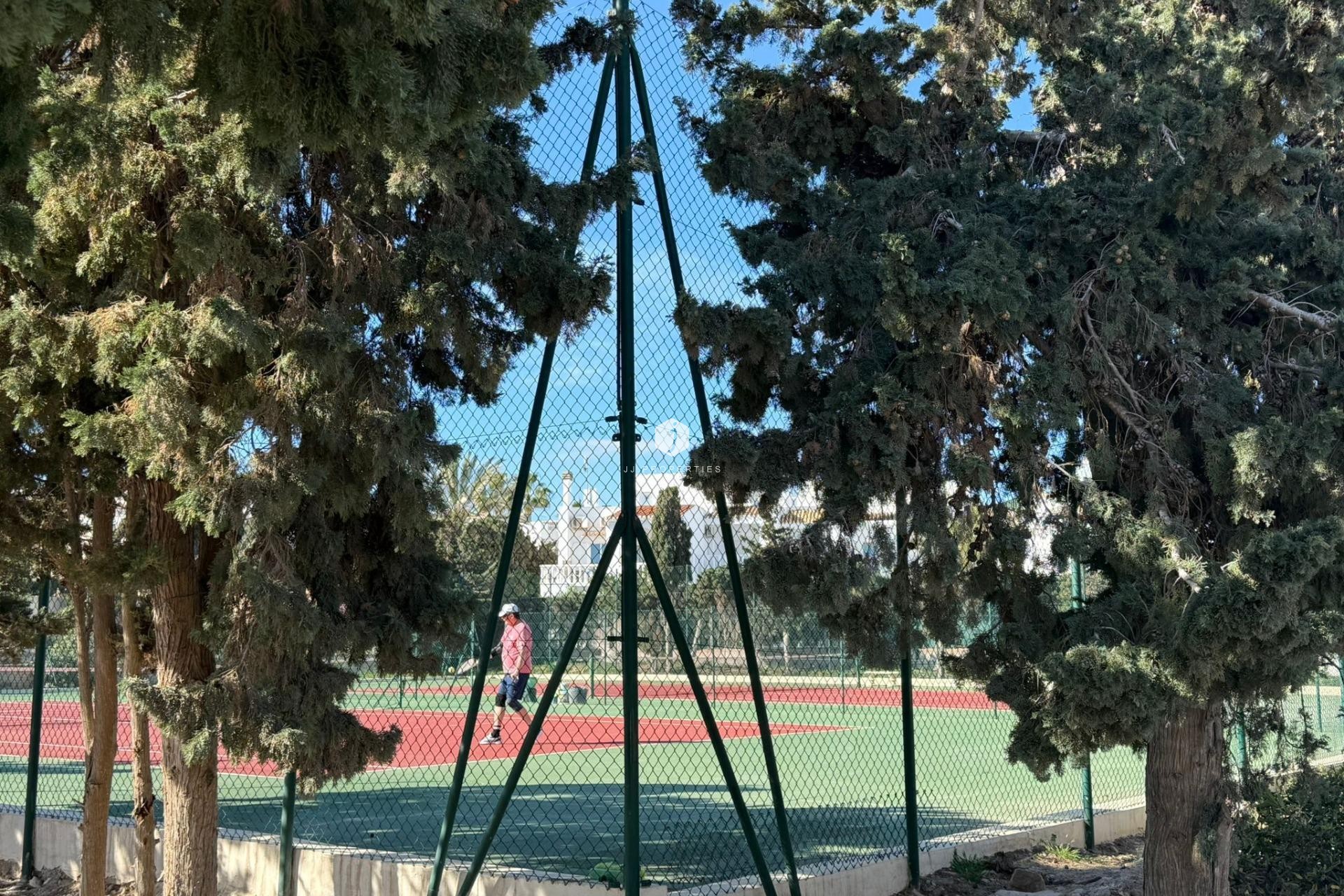 Z drugiej ręki - Bungalow -
Torrevieja - Cañada Del Molino