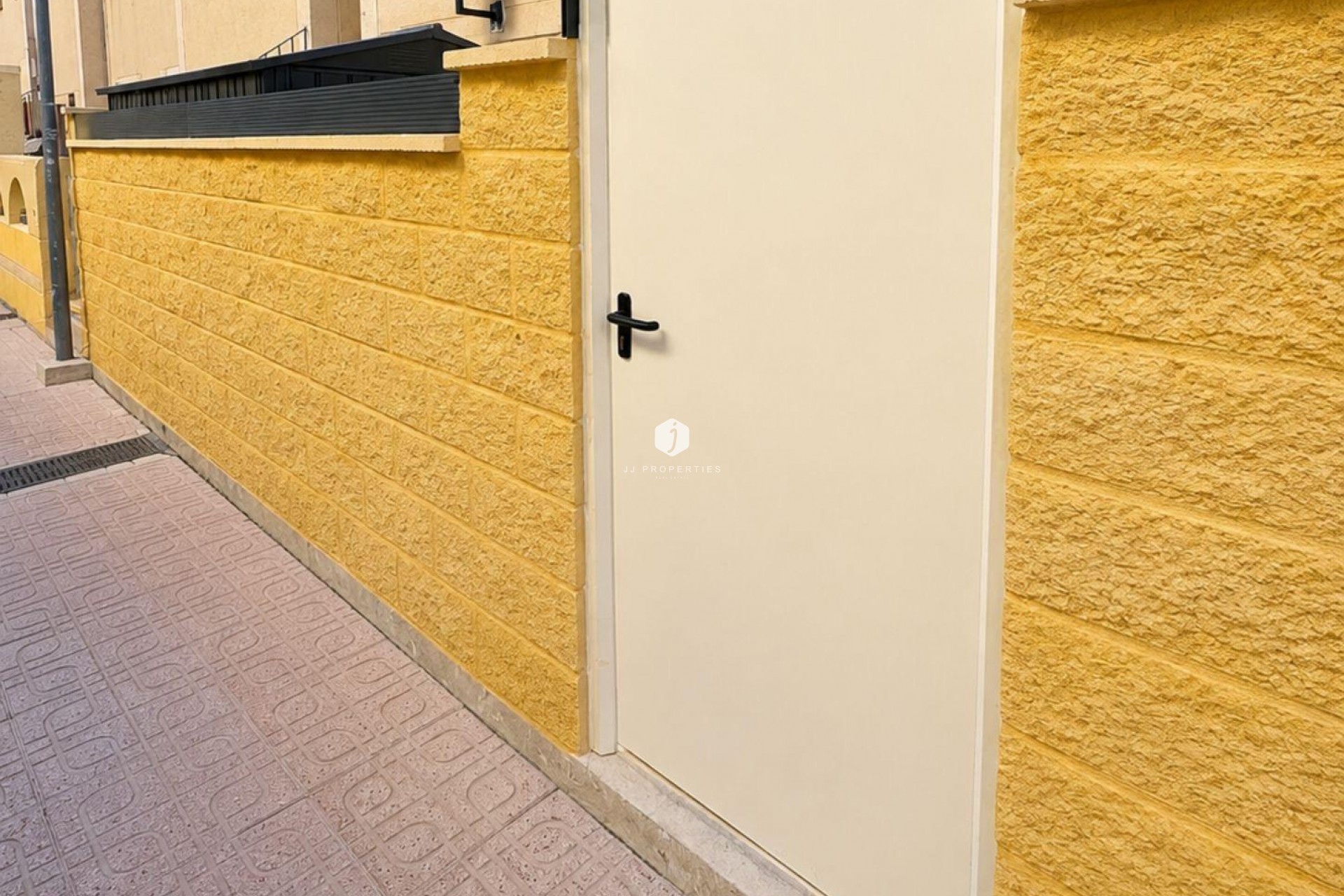 Z drugiej ręki - Bungalow -
Torrevieja - Carrefour