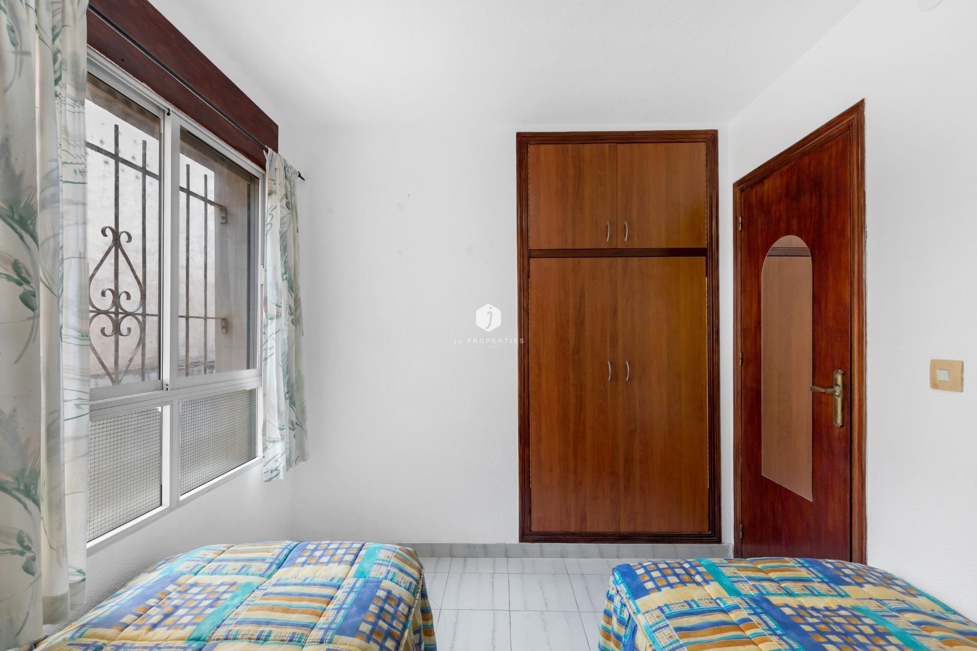 Z drugiej ręki - Bungalow -
Torrevieja - Centro