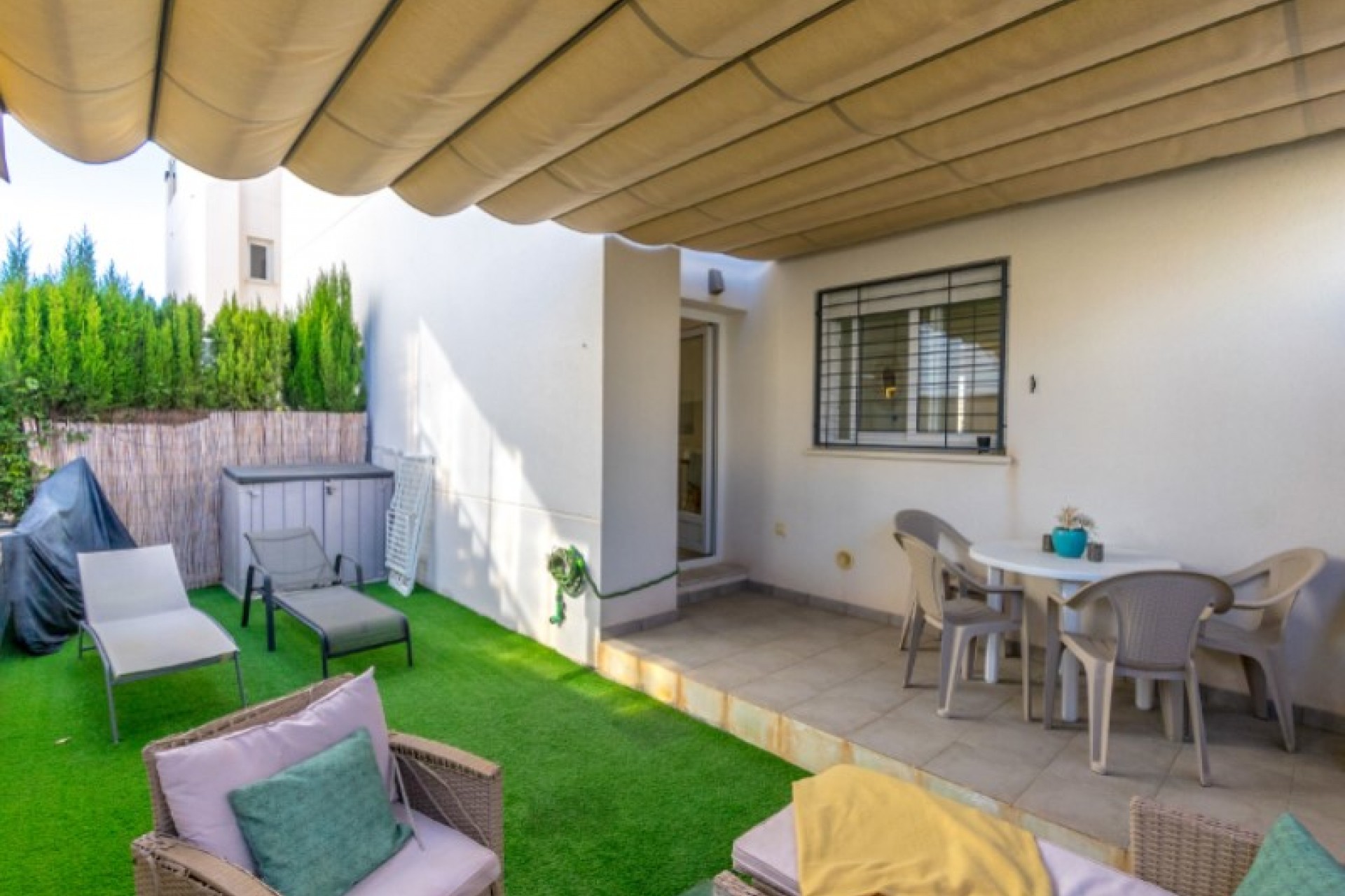 Z drugiej ręki - Bungalow -
Torrevieja - Costa Blanca