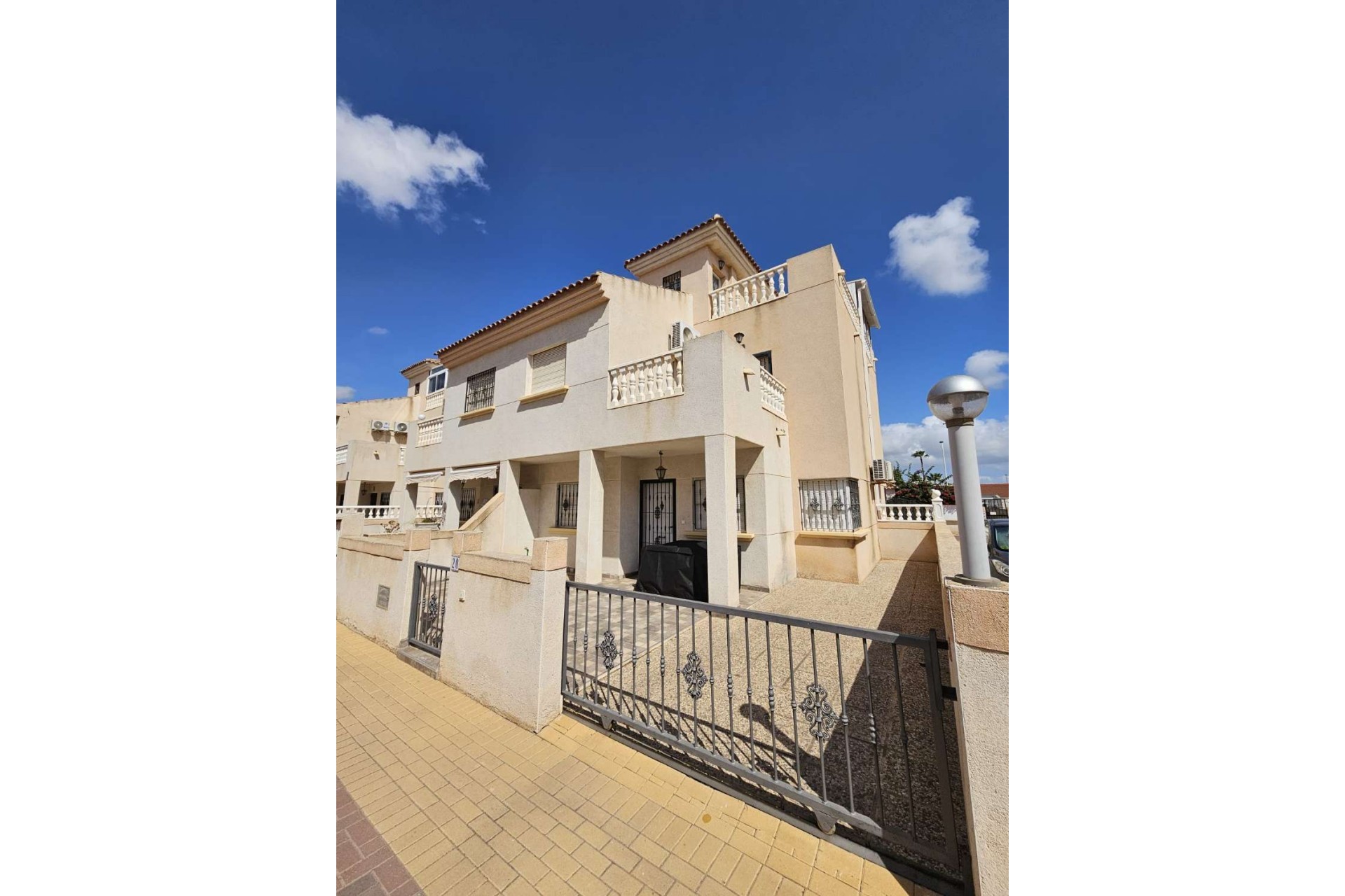 Z drugiej ręki - Bungalow -
Torrevieja - Costa Blanca