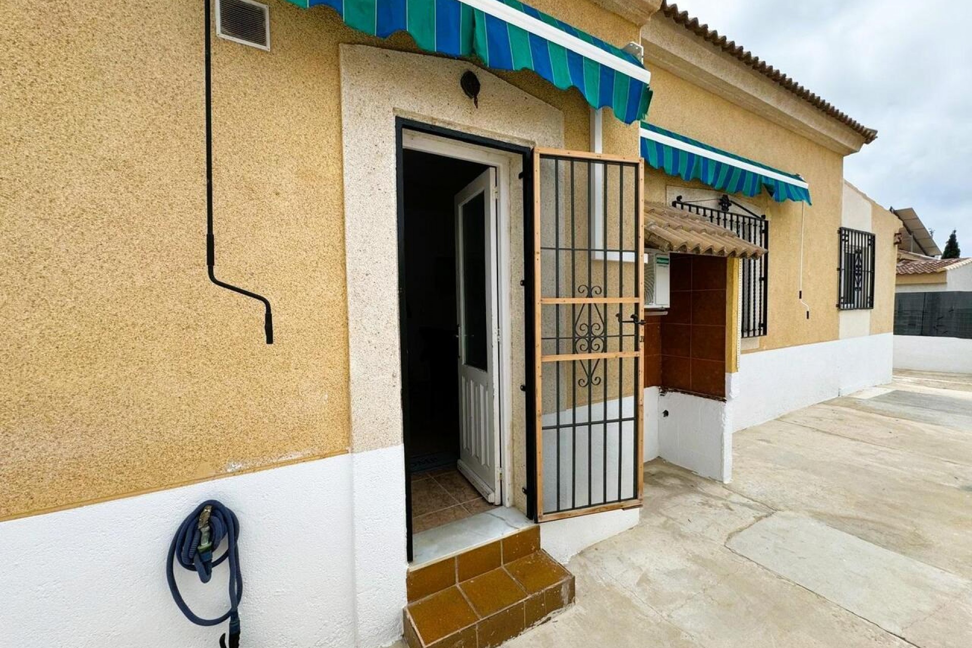 Z drugiej ręki - Bungalow -
Torrevieja - Costa Blanca