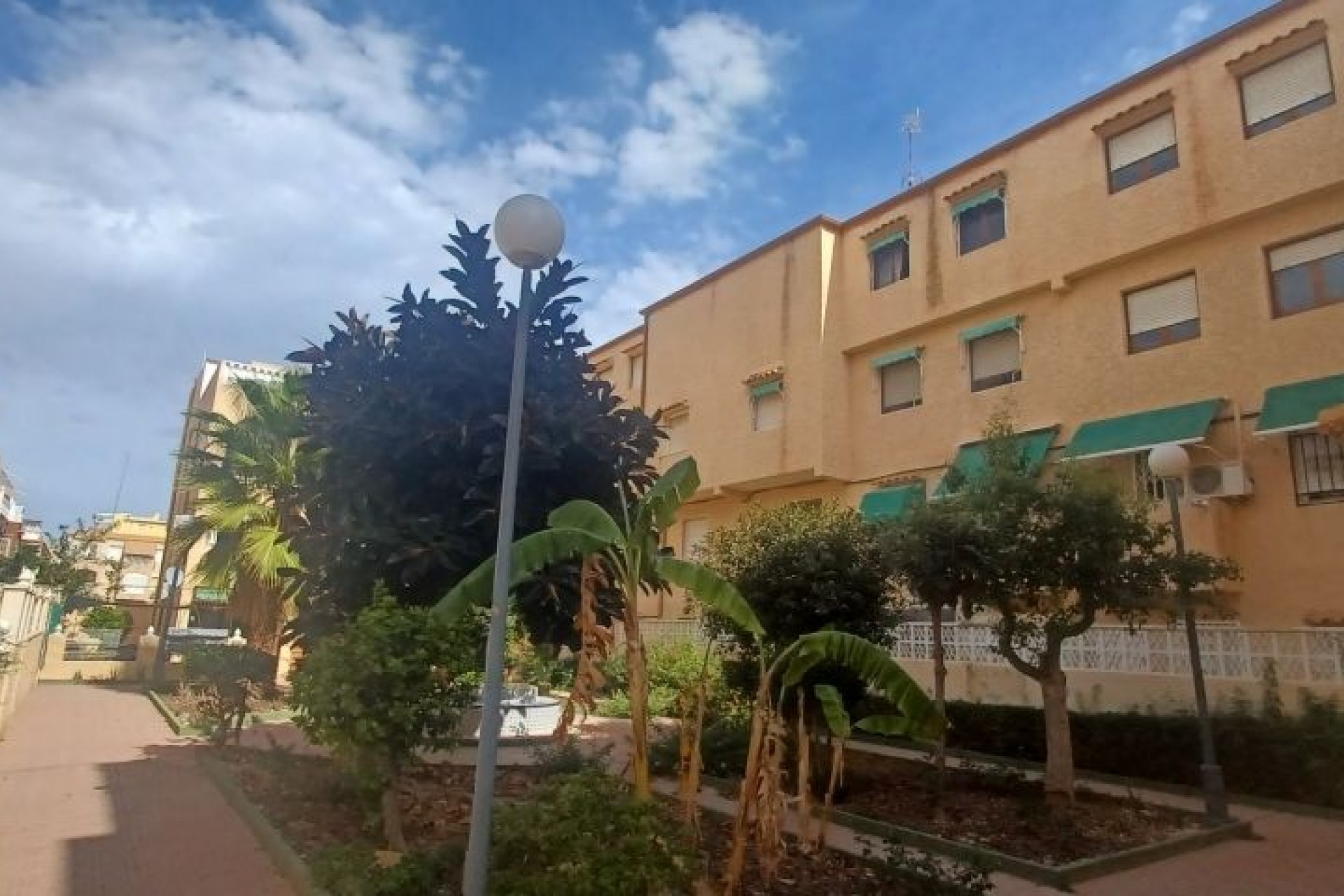 Z drugiej ręki - Bungalow -
Torrevieja - Costa Blanca