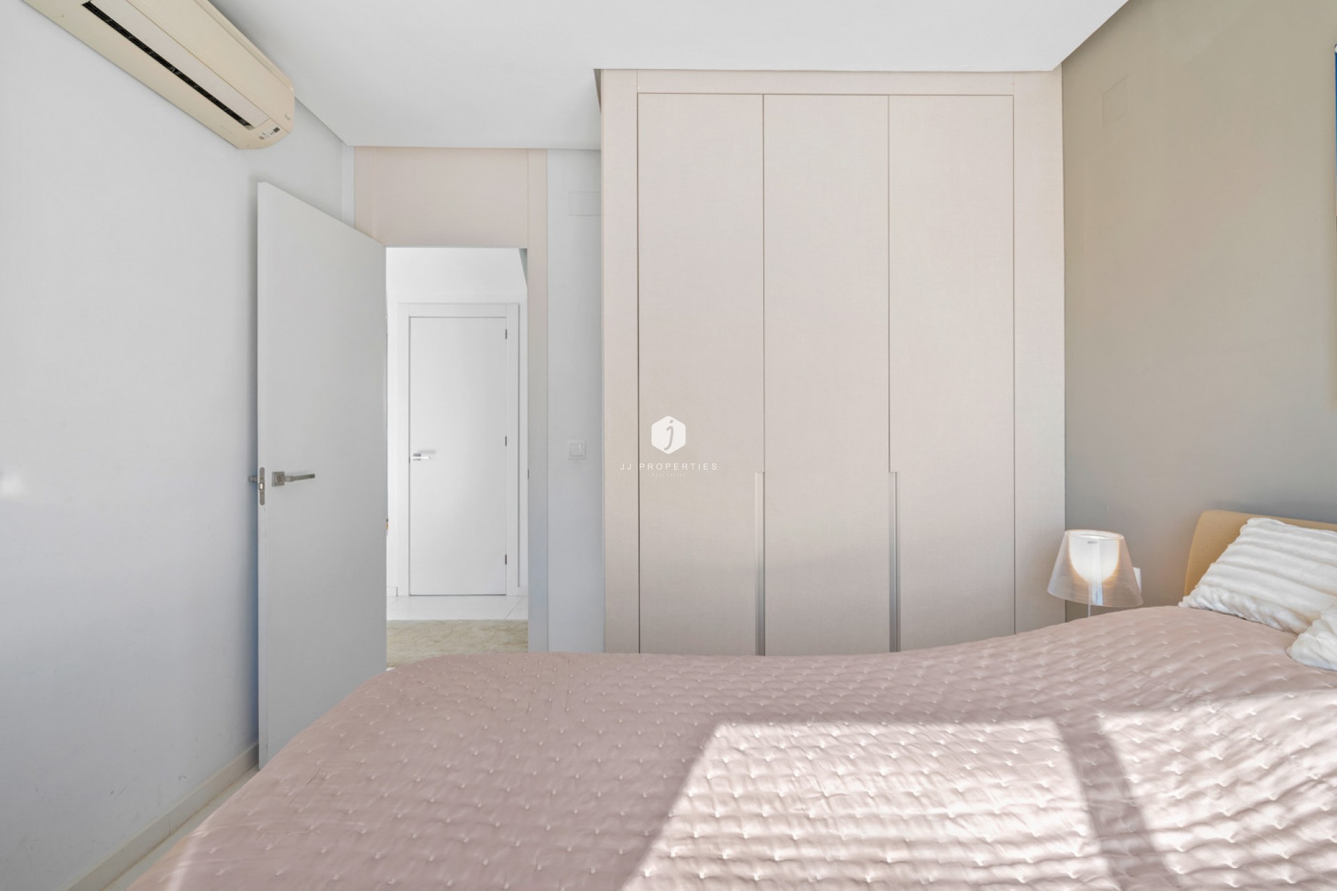 Z drugiej ręki - Bungalow -
Torrevieja - Costa Blanca