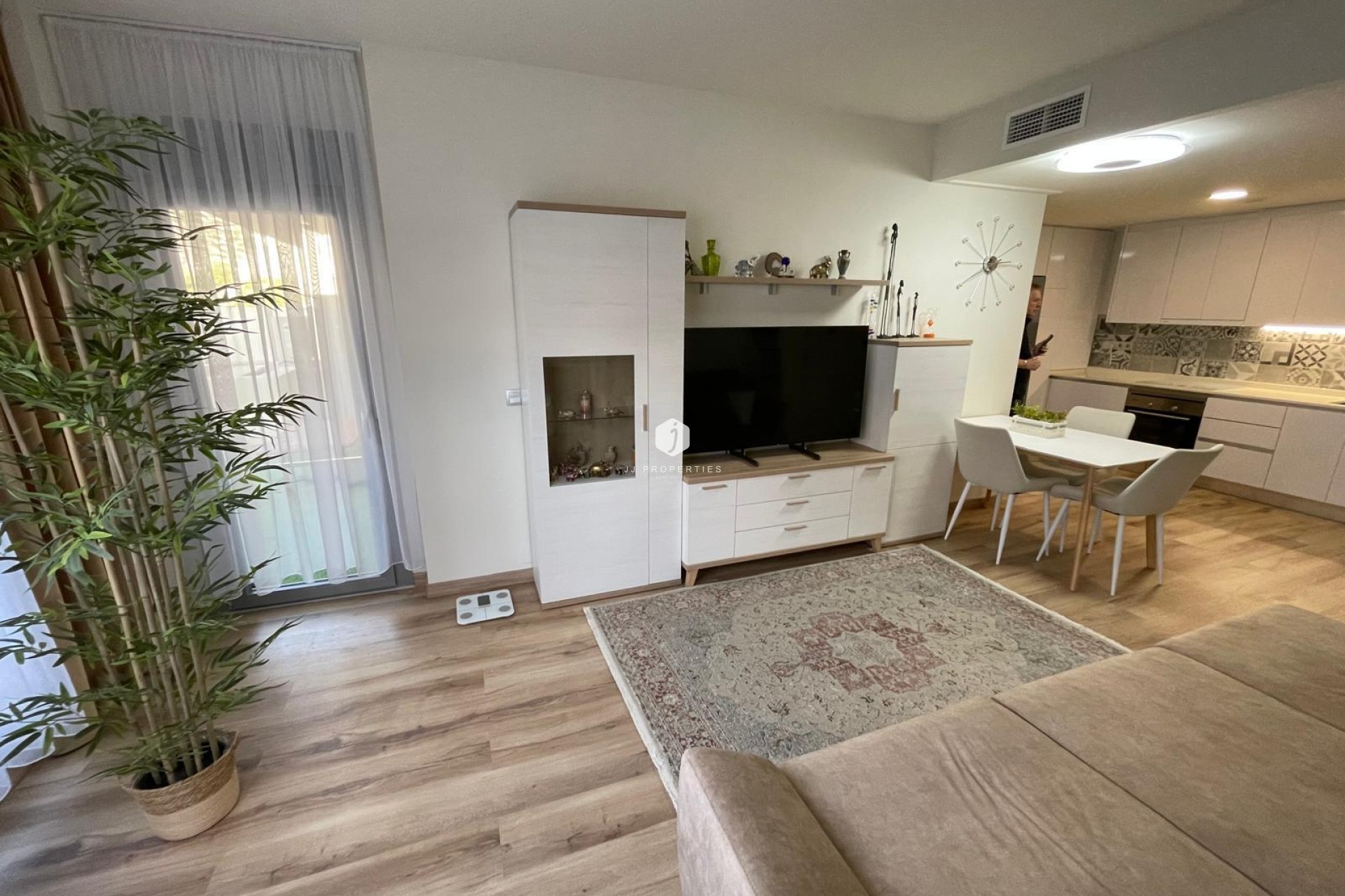 Z drugiej ręki - Bungalow -
Torrevieja - Costa Blanca