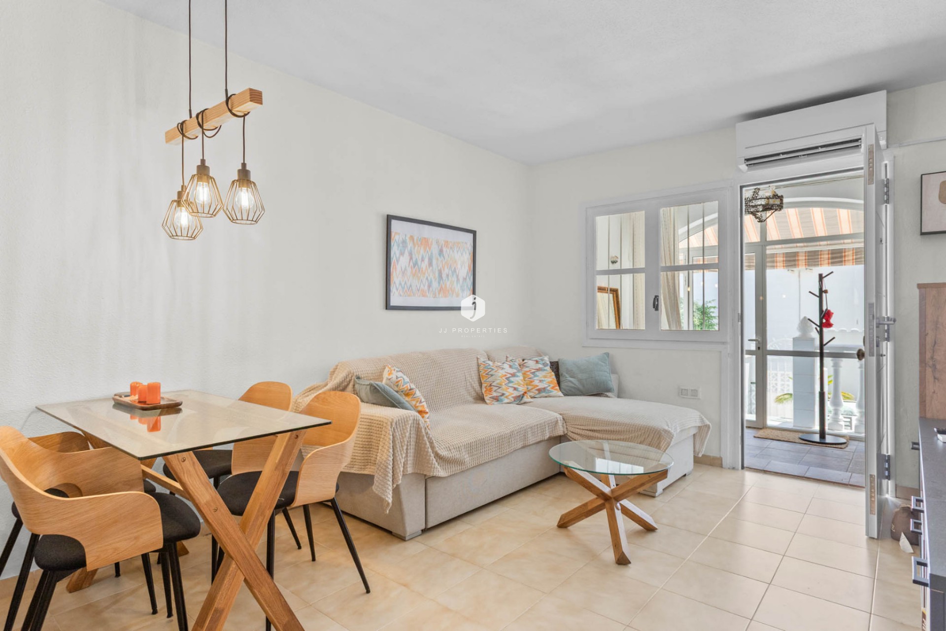 Z drugiej ręki - Bungalow -
Torrevieja - Costa Blanca