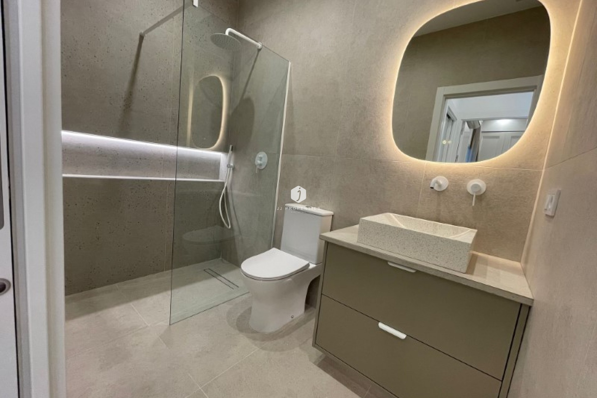 Z drugiej ręki - Bungalow -
Torrevieja - Costa Blanca