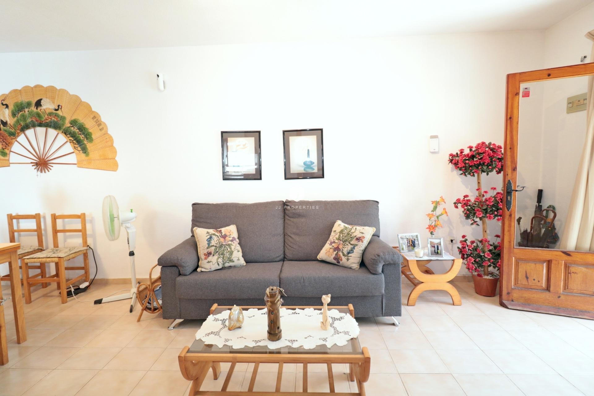 Z drugiej ręki - Bungalow -
Torrevieja - El Acequión - Los Náufragos