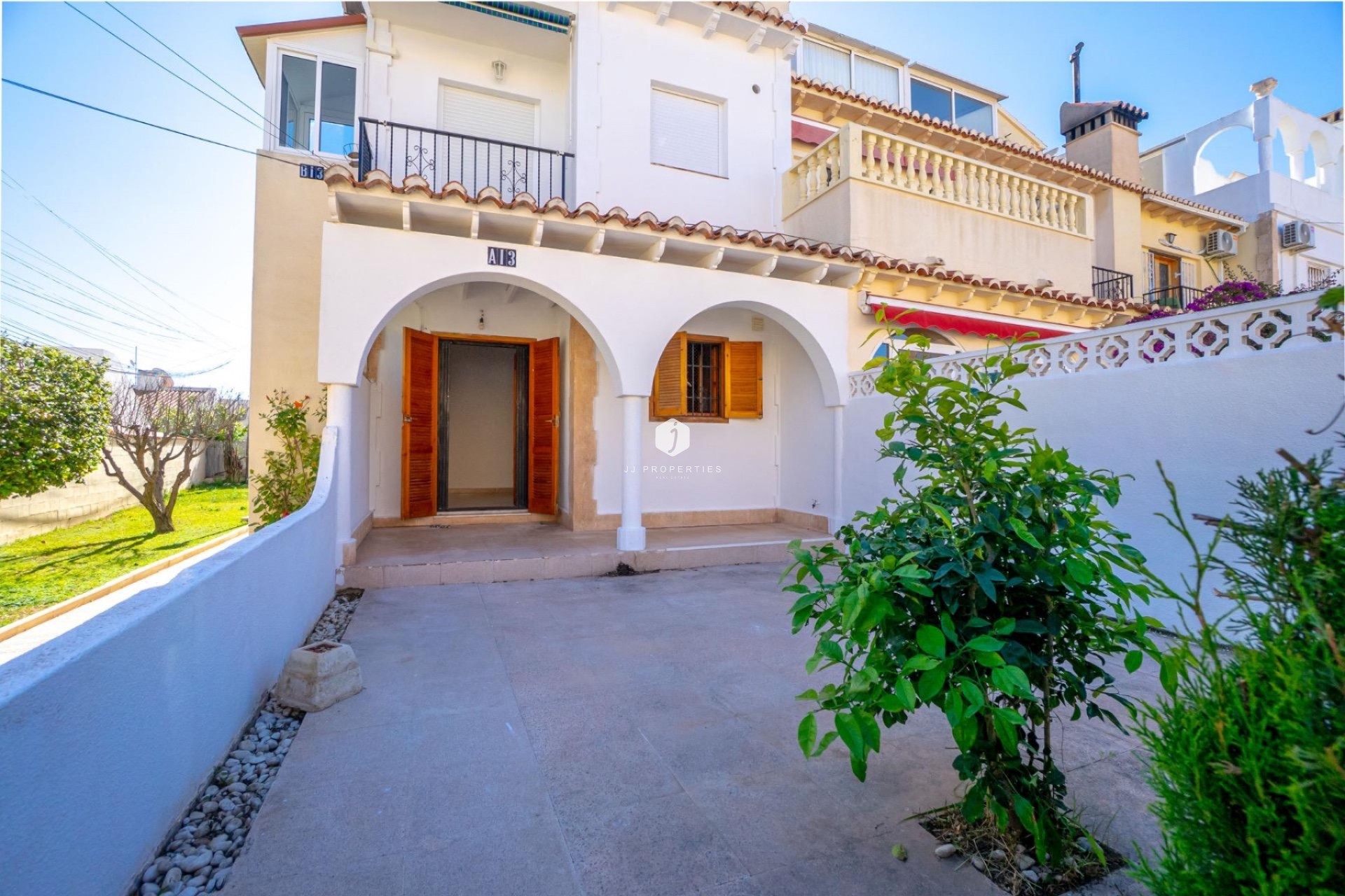 Z drugiej ręki - Bungalow -
Torrevieja - El chaparral