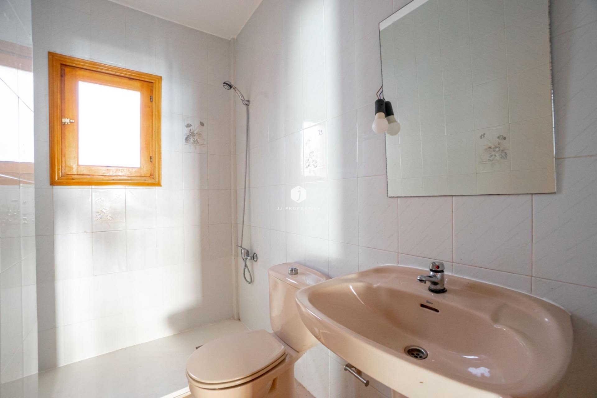 Z drugiej ręki - Bungalow -
Torrevieja - El chaparral