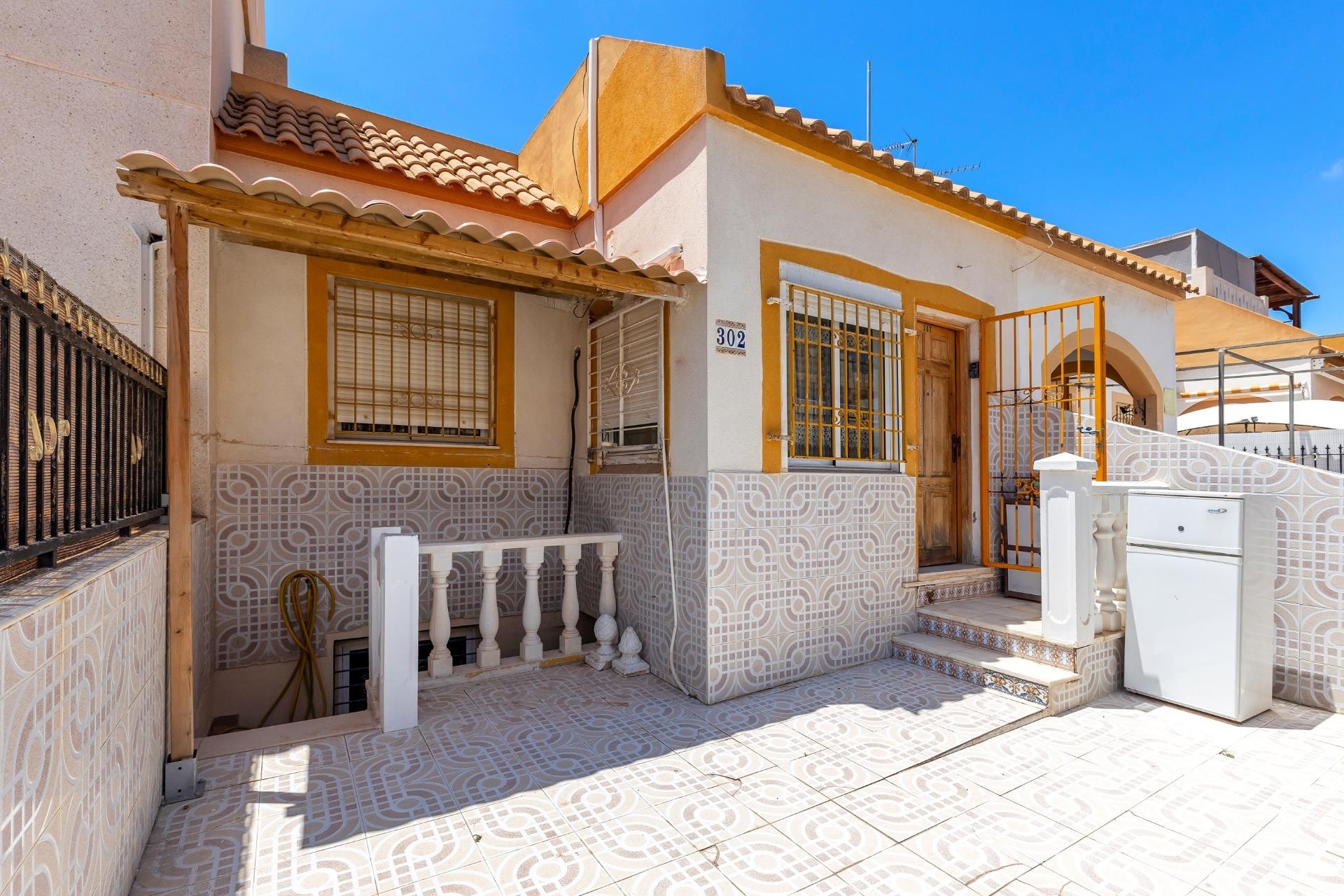 Z drugiej ręki - Bungalow -
Torrevieja - El Limonar