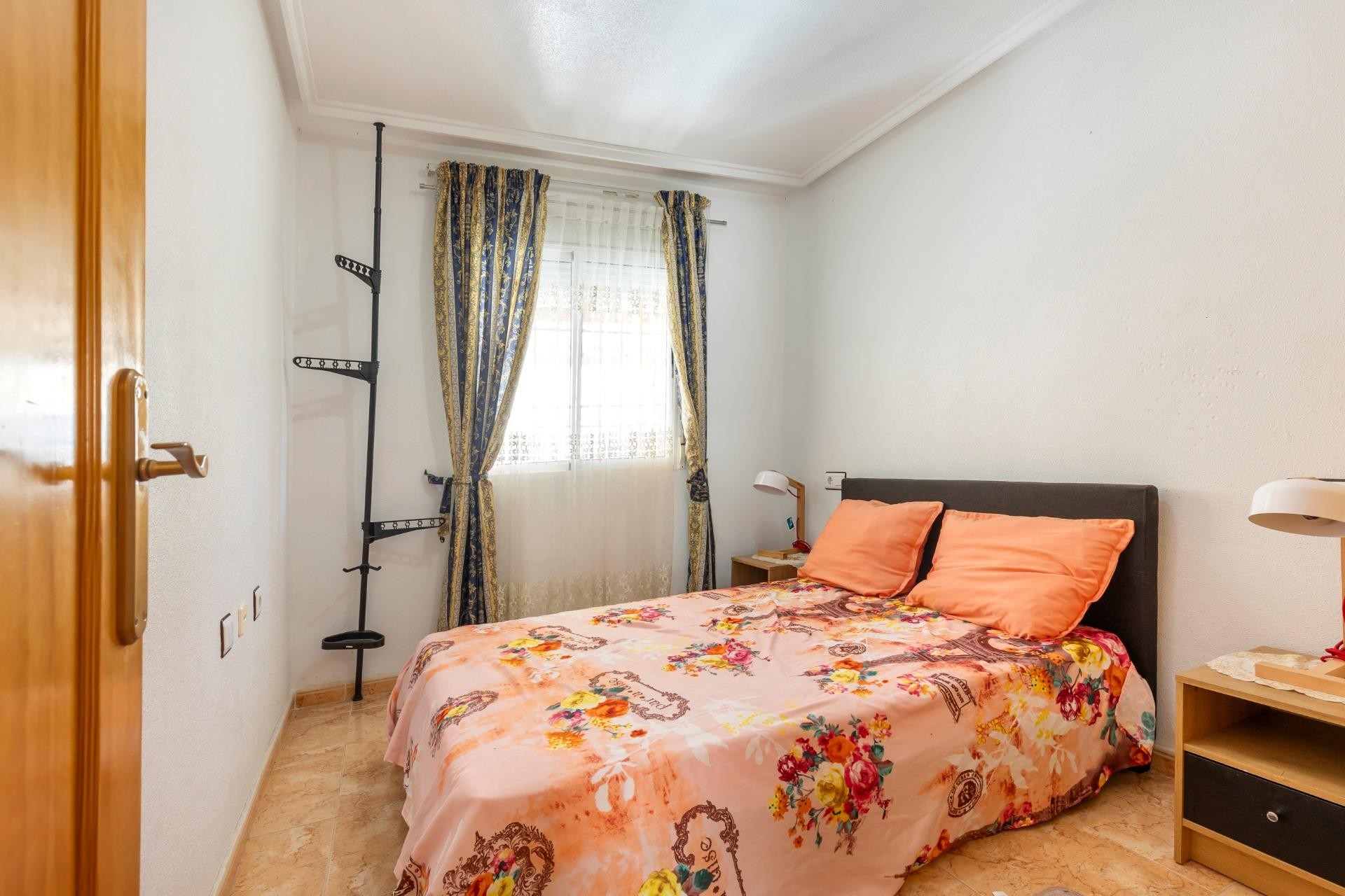 Z drugiej ręki - Bungalow -
Torrevieja - El Limonar