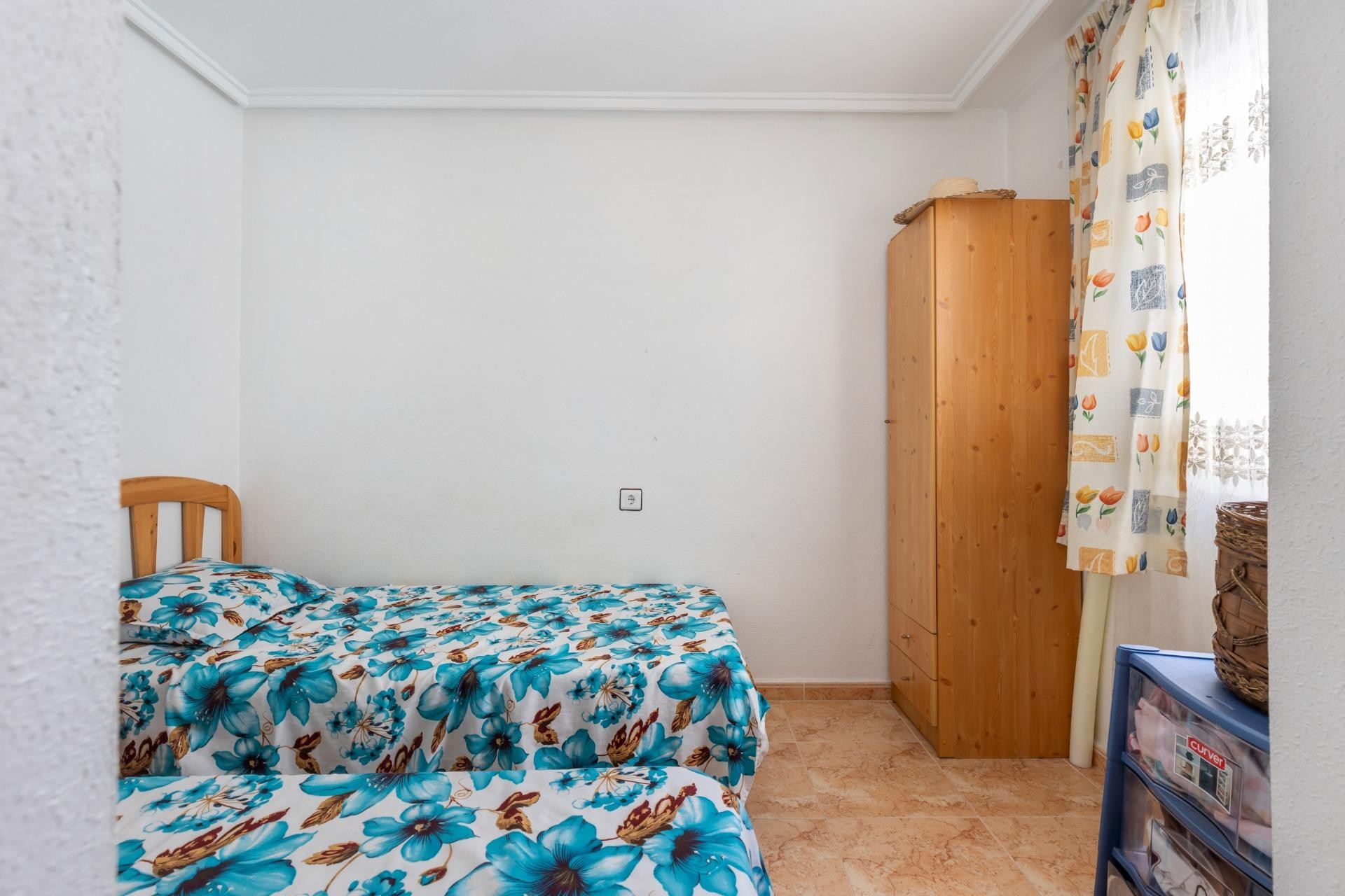 Z drugiej ręki - Bungalow -
Torrevieja - El Limonar