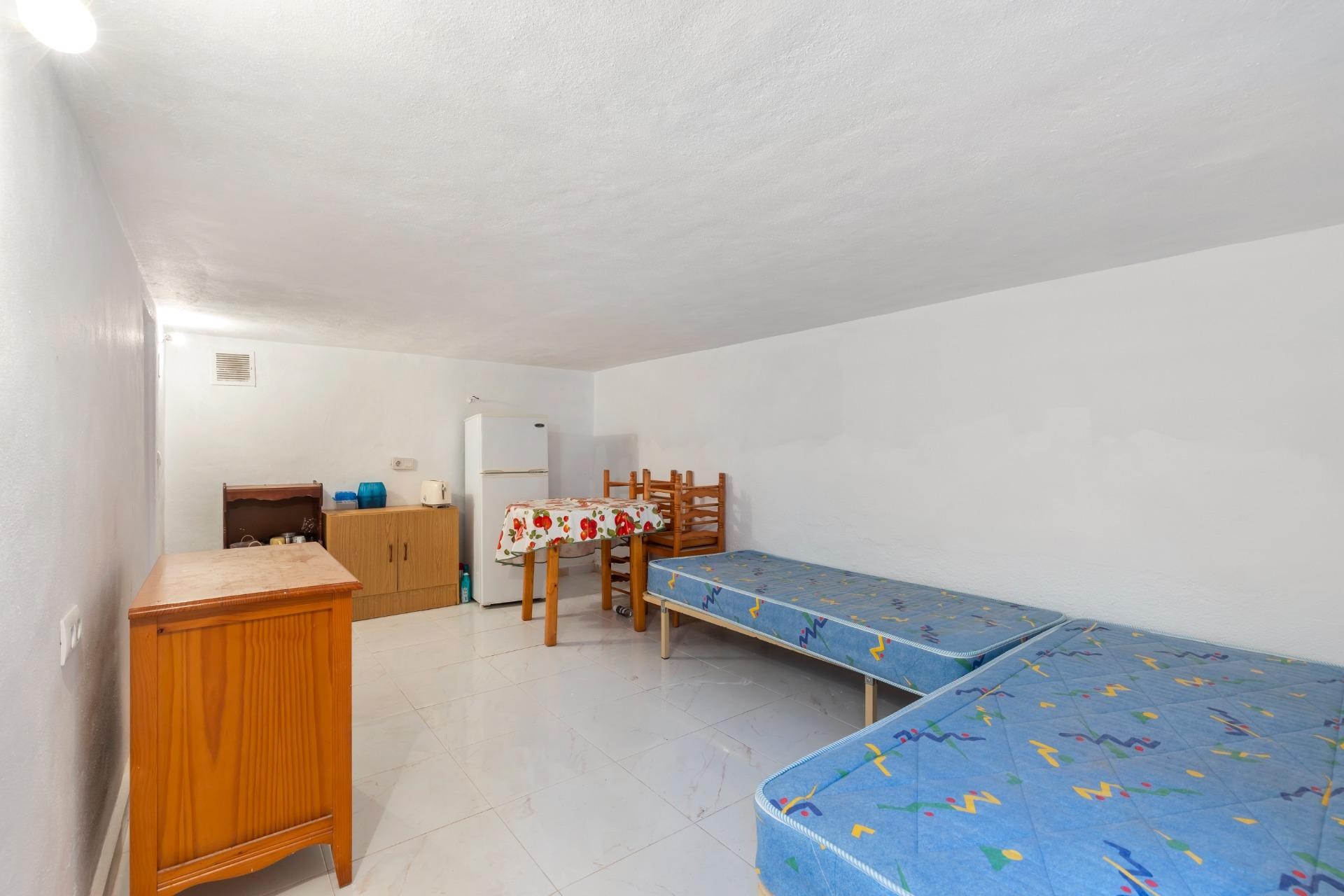 Z drugiej ręki - Bungalow -
Torrevieja - El Limonar