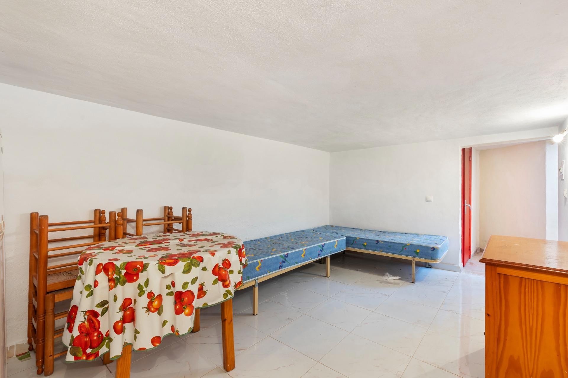 Z drugiej ręki - Bungalow -
Torrevieja - El Limonar