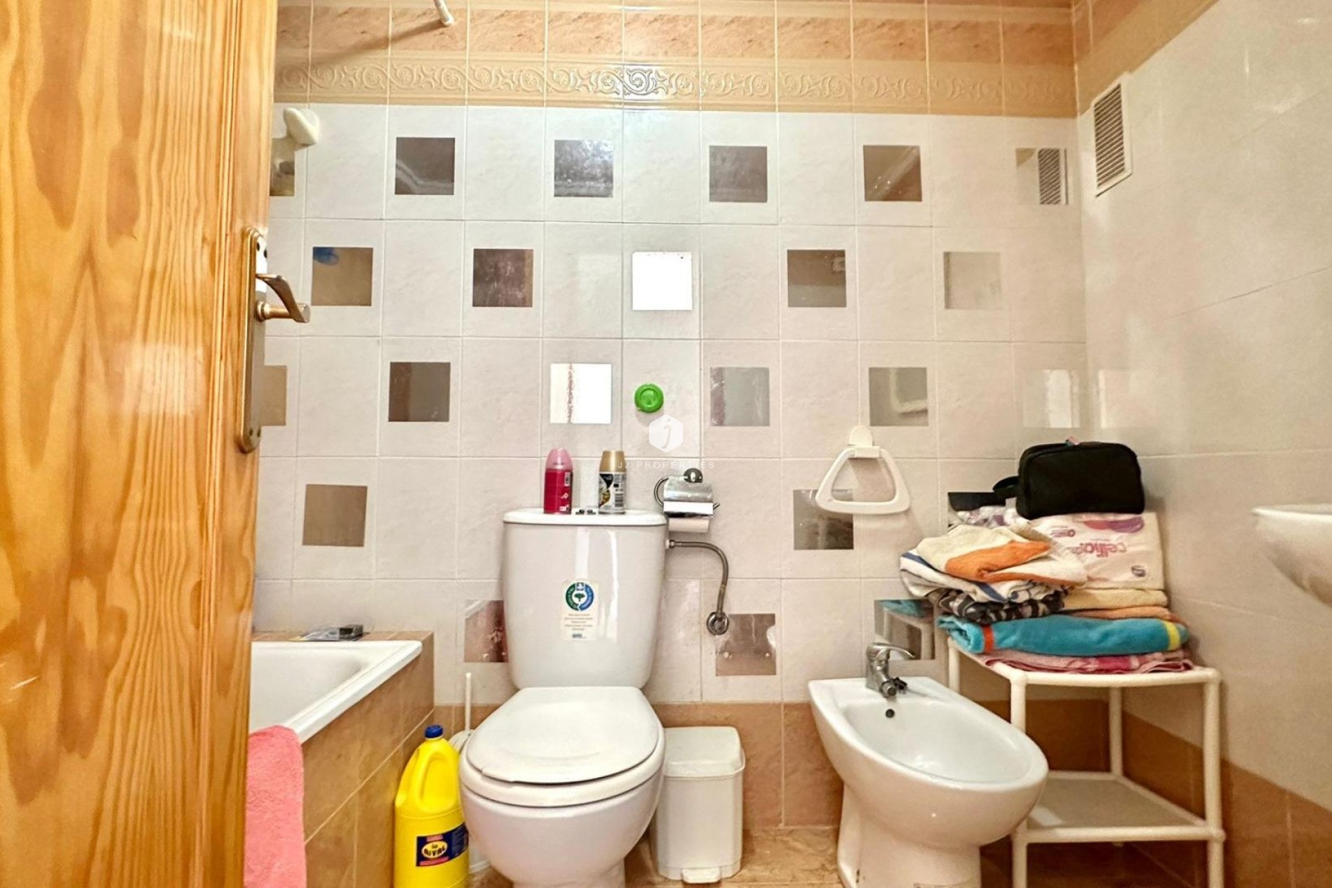 Z drugiej ręki - Bungalow -
Torrevieja - El Limonar