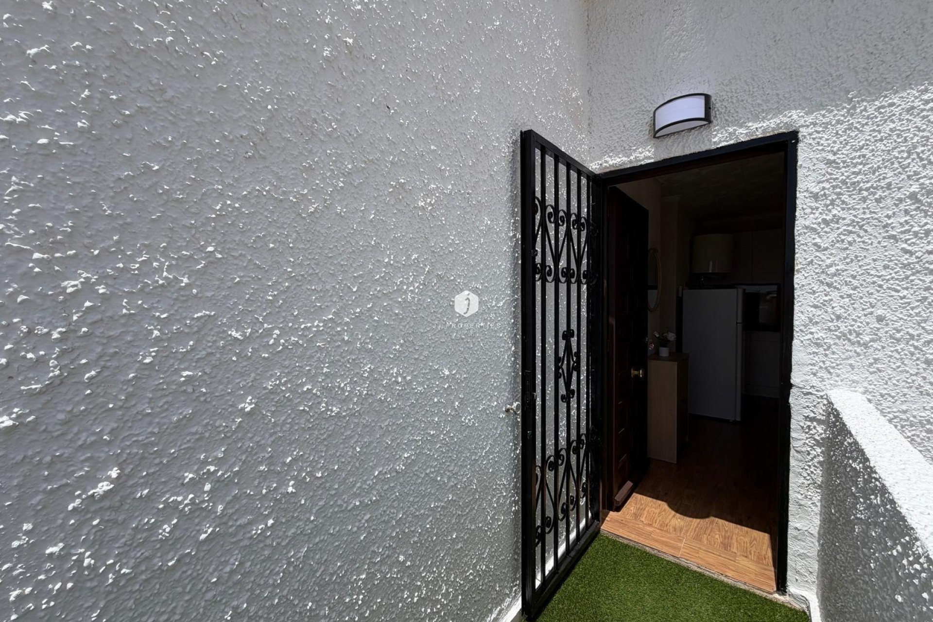Z drugiej ręki - Bungalow -
Torrevieja - El Limonar