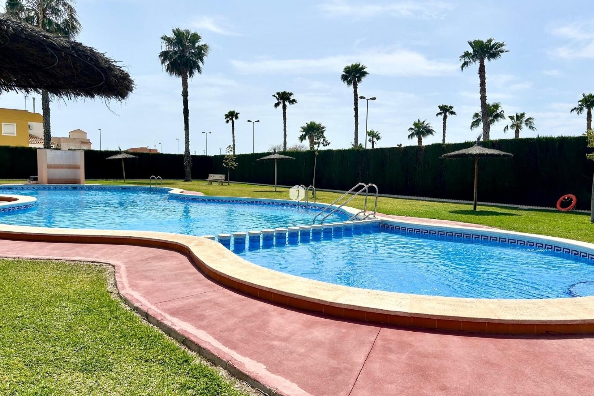 Z drugiej ręki - Bungalow -
Torrevieja - El Limonar