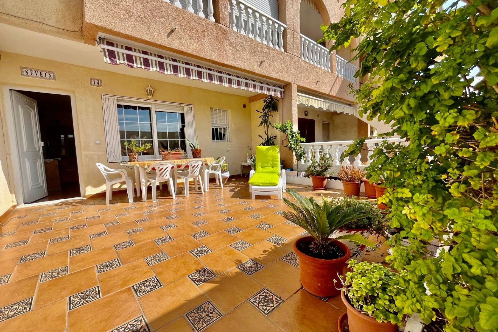 Z drugiej ręki - Bungalow -
Torrevieja - La Mata