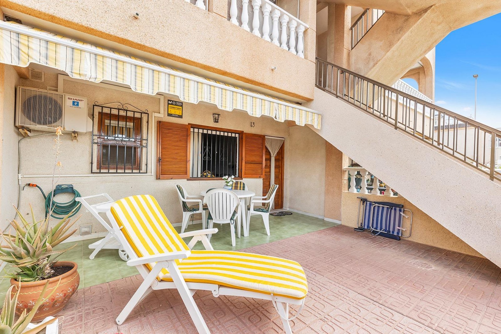 Z drugiej ręki - Bungalow -
Torrevieja - La Mata