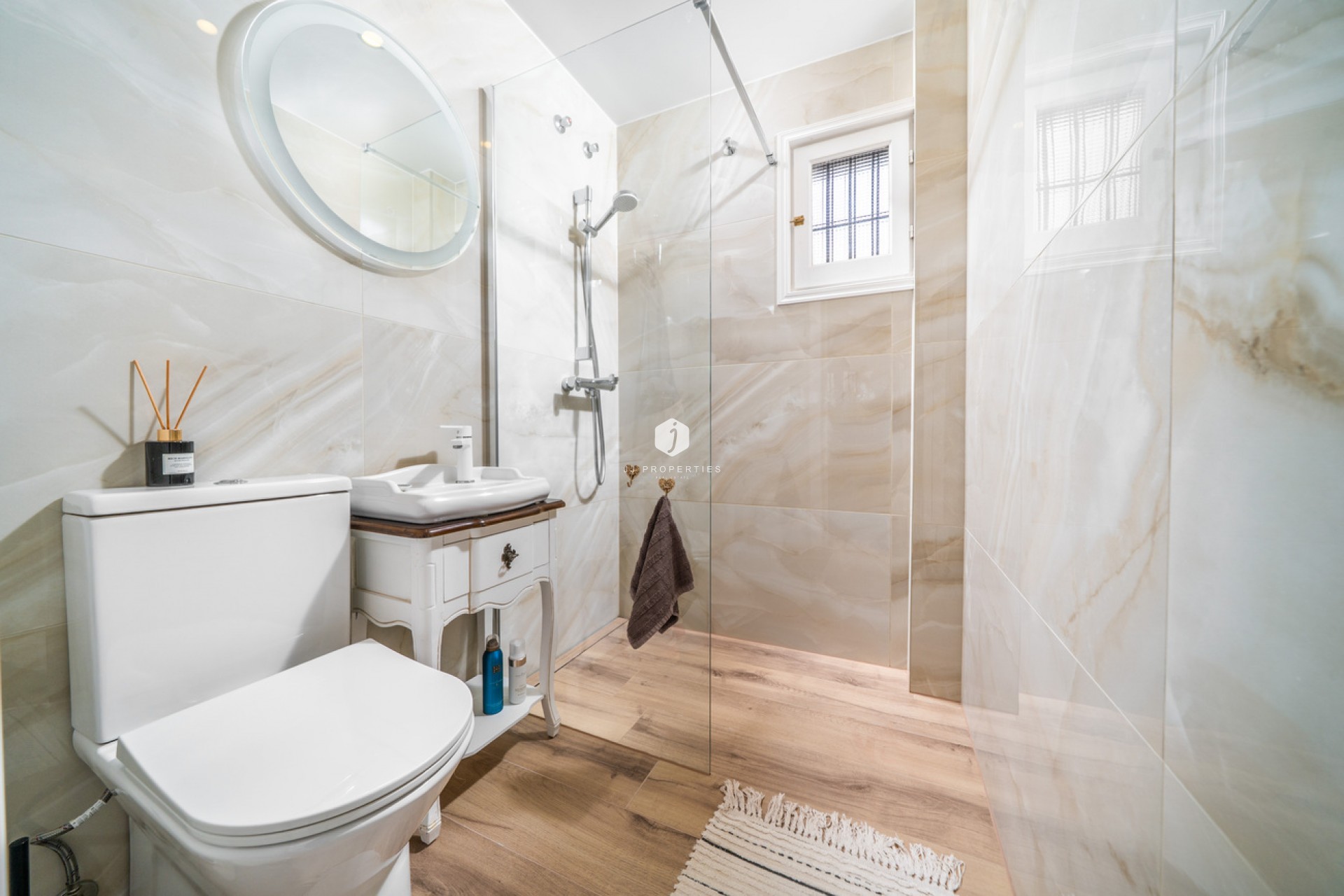 Z drugiej ręki - Bungalow -
Torrevieja - La Mata