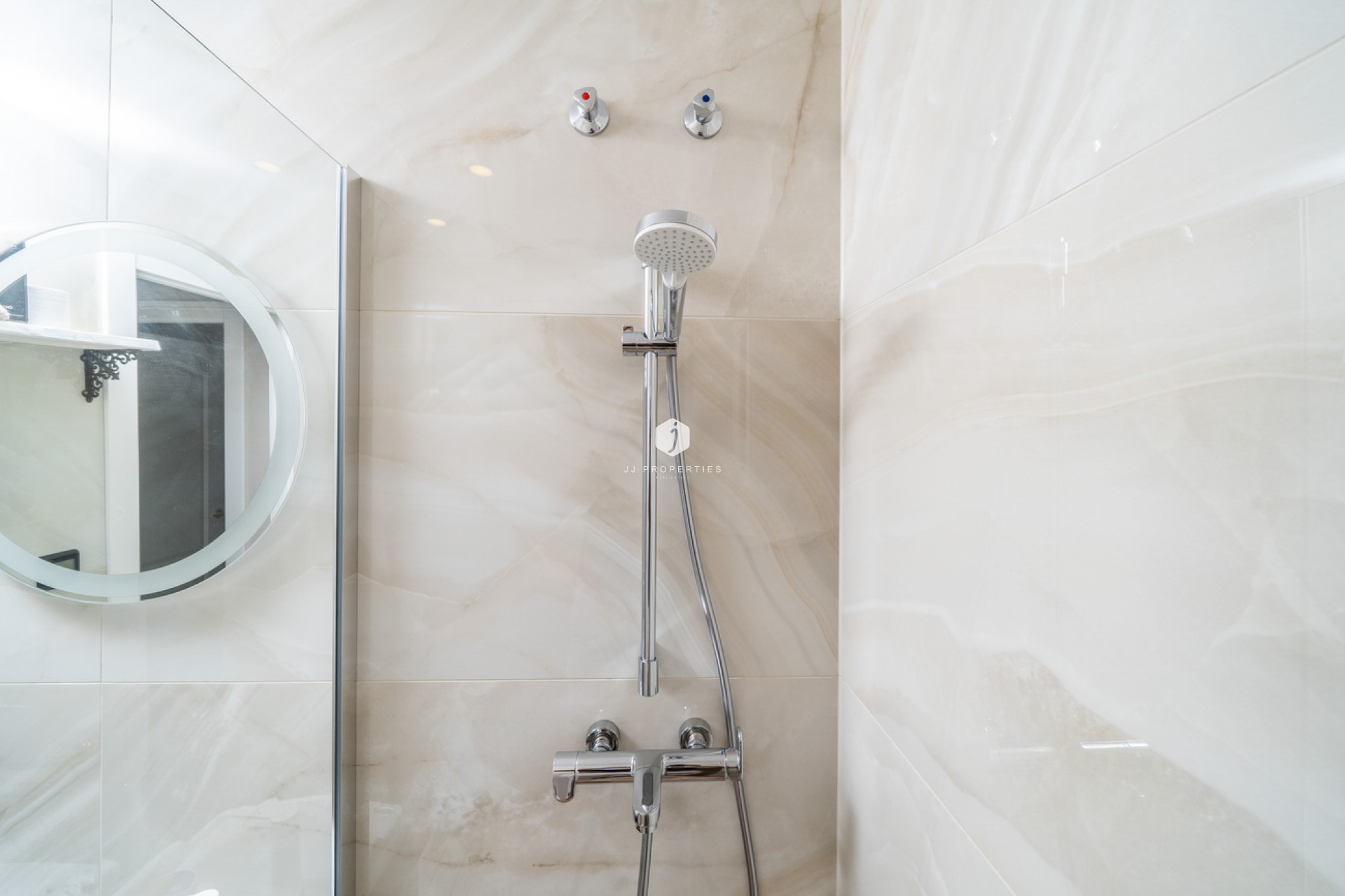 Z drugiej ręki - Bungalow -
Torrevieja - La Mata