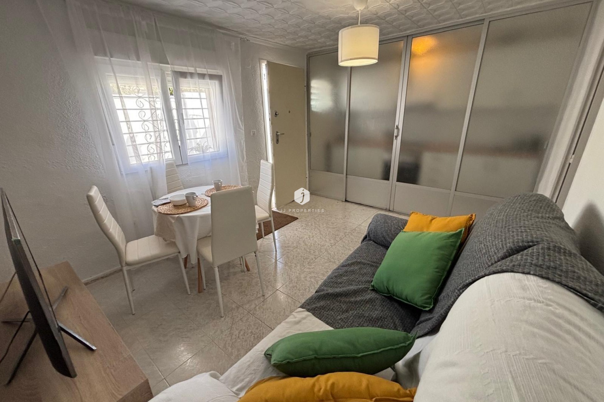 Z drugiej ręki - Bungalow -
Torrevieja - La Siesta - El Salado - Torreta