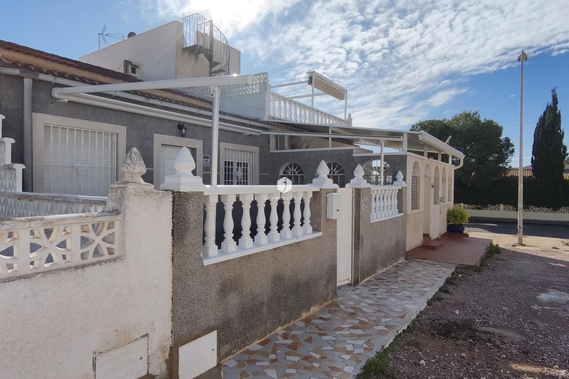 Z drugiej ręki - Bungalow -
Torrevieja - La Siesta - El Salado - Torreta