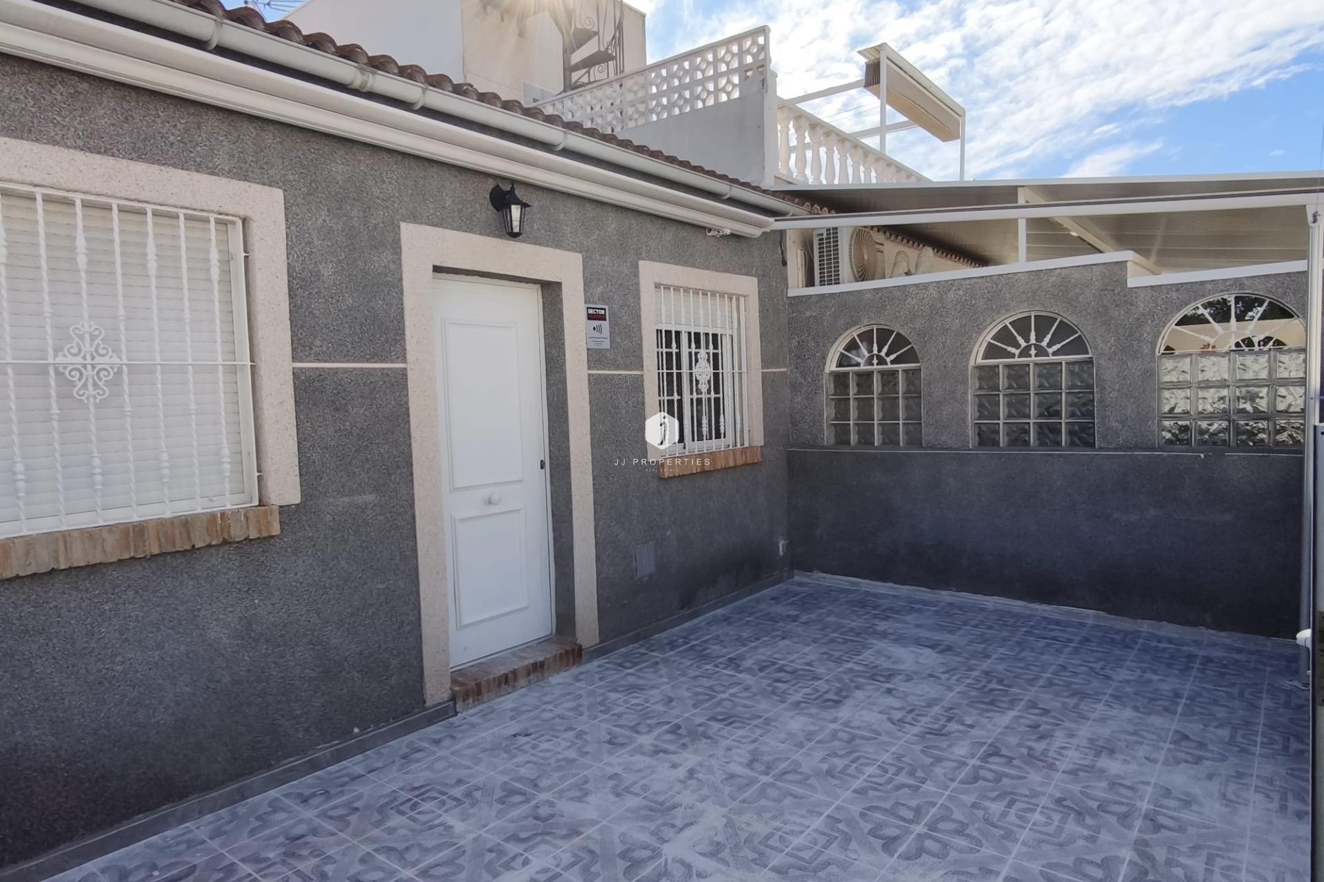Z drugiej ręki - Bungalow -
Torrevieja - La Siesta - El Salado - Torreta