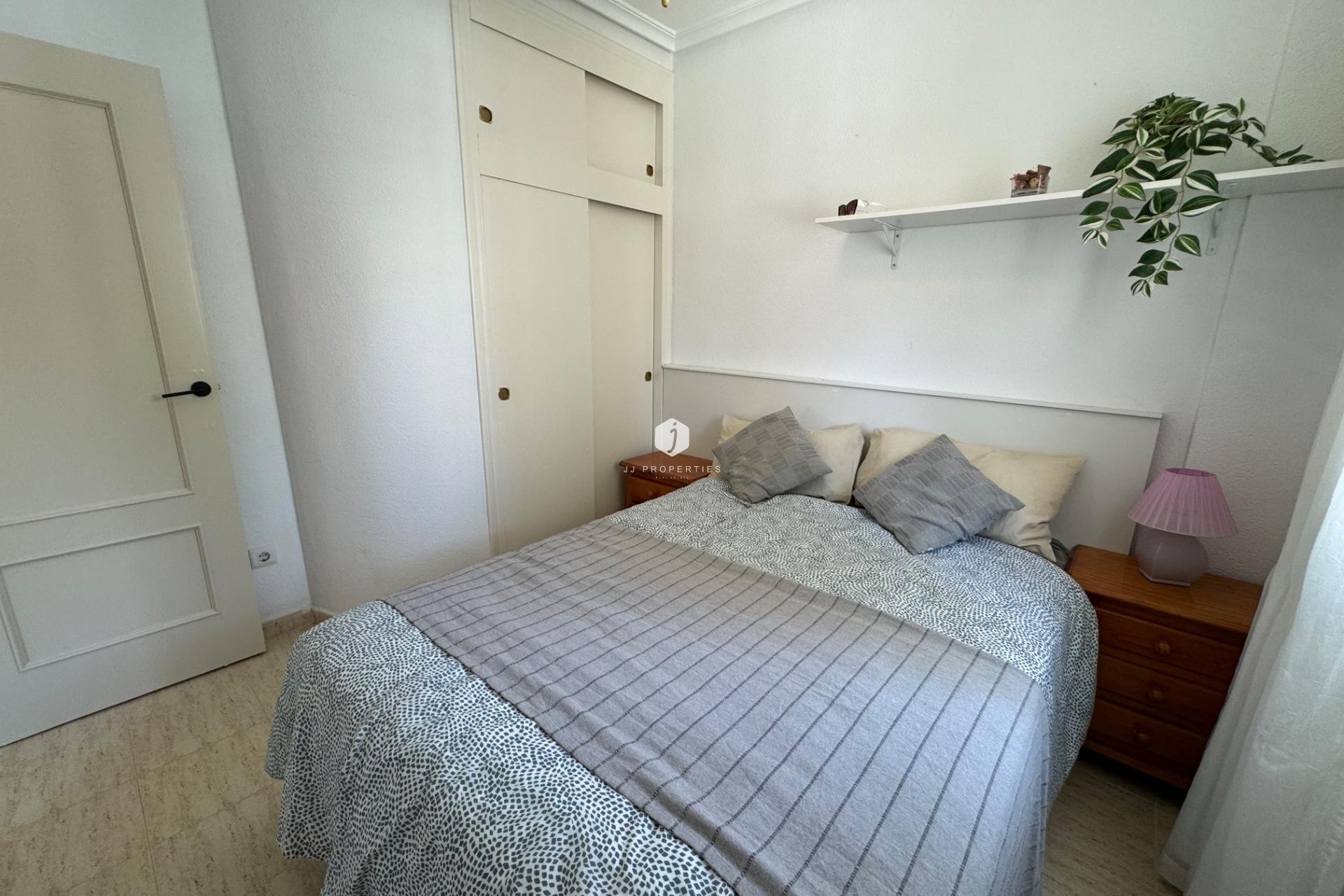 Z drugiej ręki - Bungalow -
Torrevieja - La Siesta - El Salado - Torreta