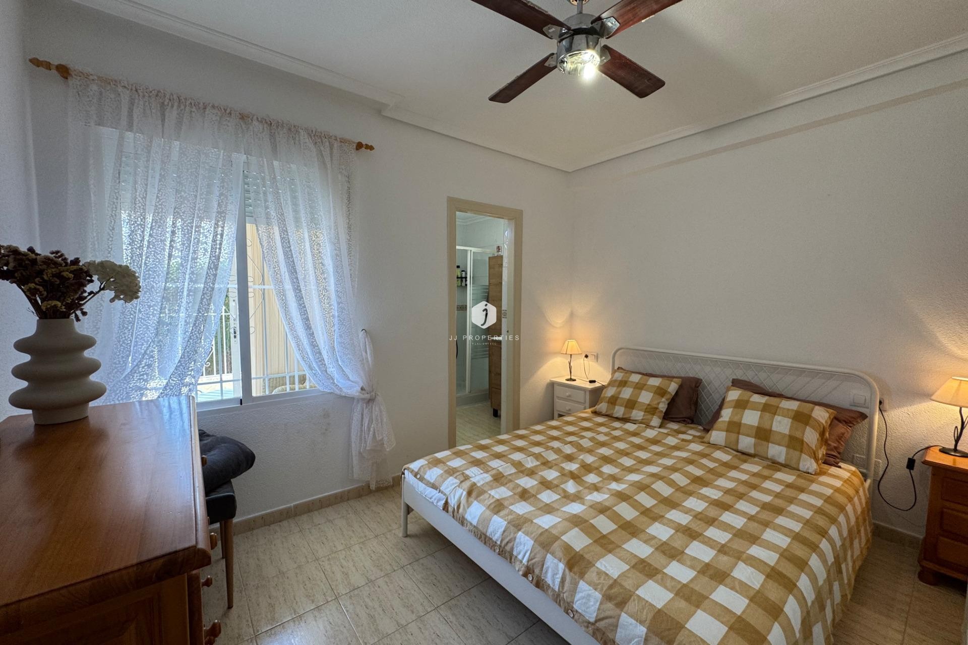 Z drugiej ręki - Bungalow -
Torrevieja - La Siesta - El Salado - Torreta