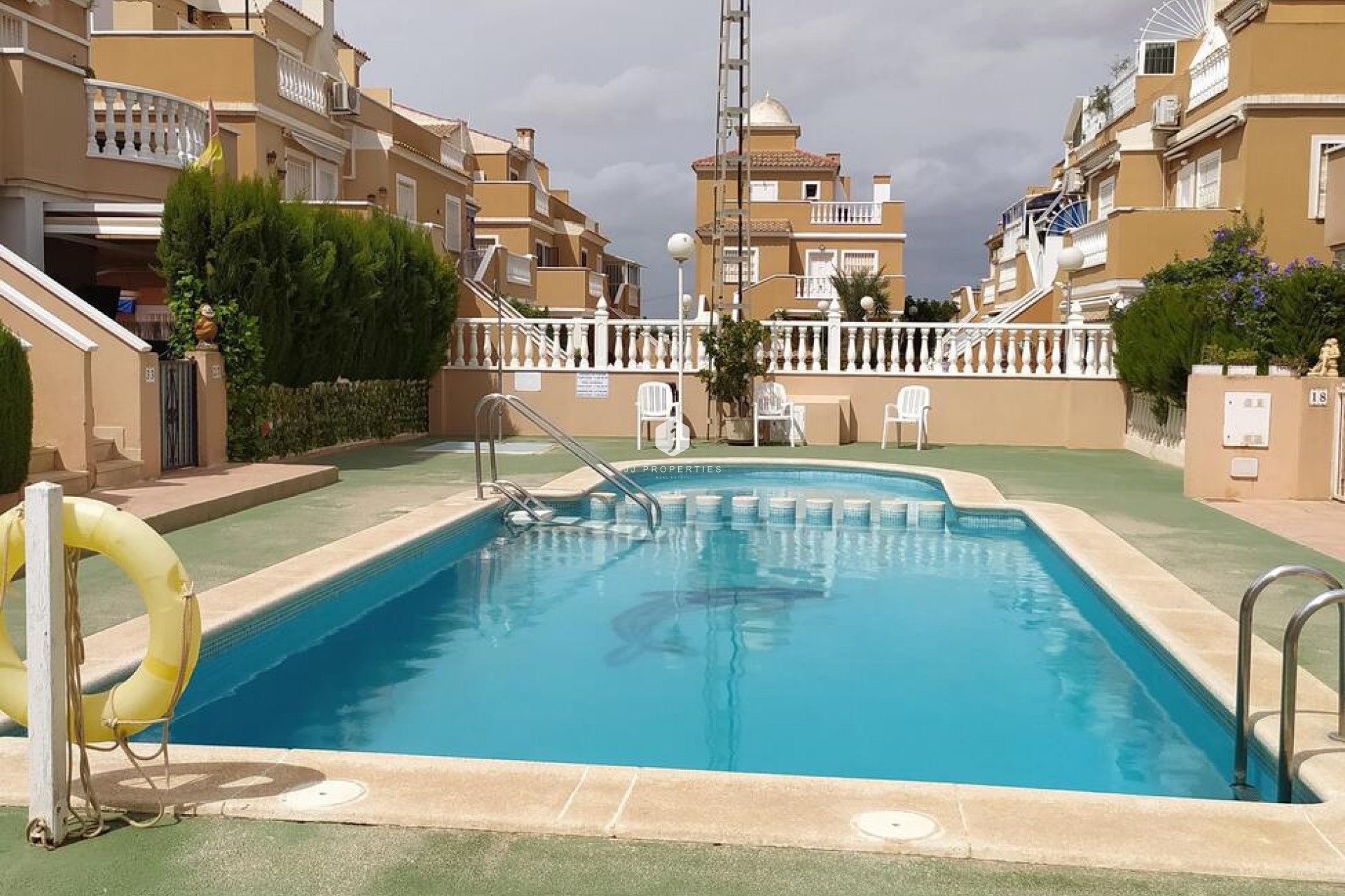 Z drugiej ręki - Bungalow -
Torrevieja - LA VELETA MAR AZUL