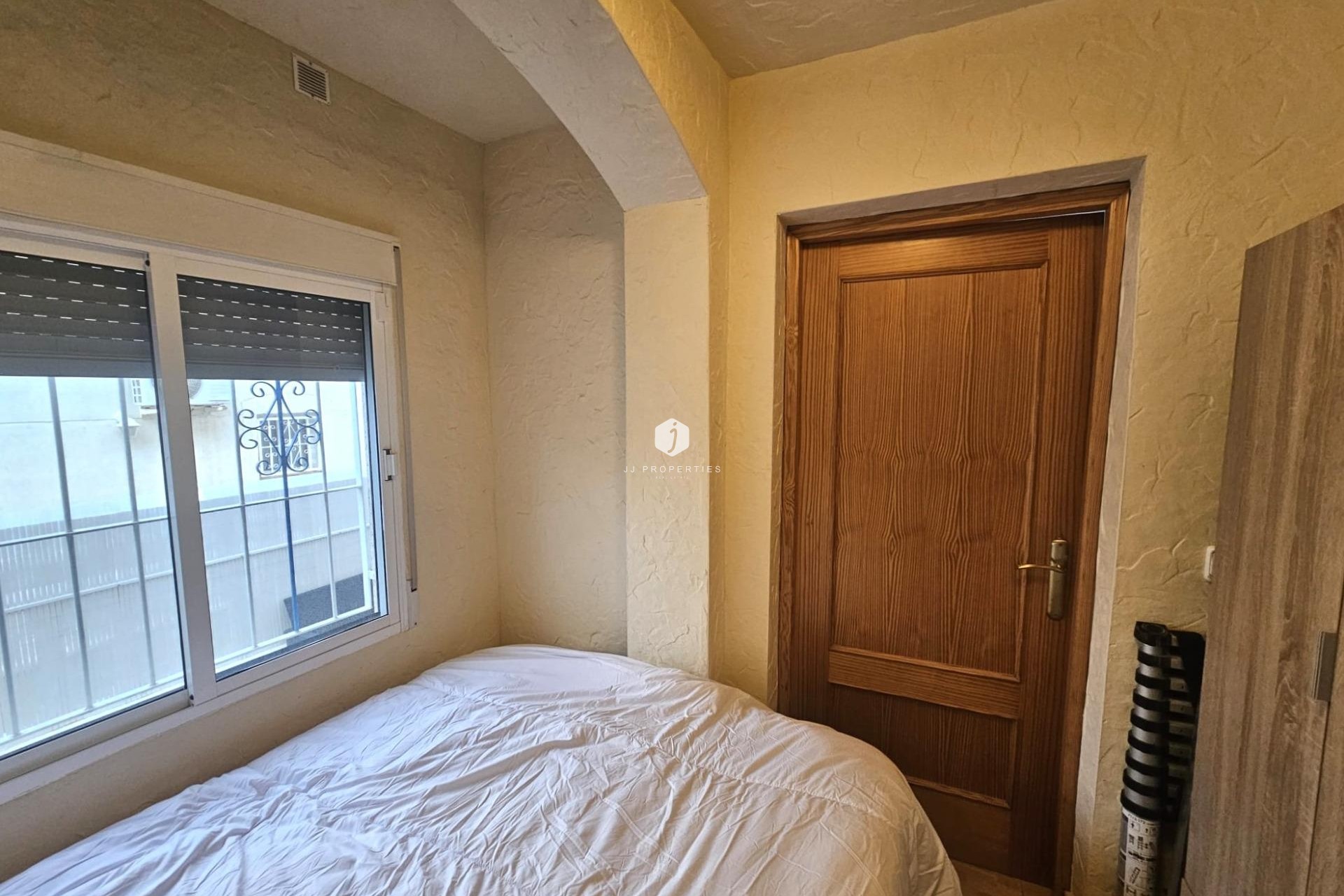 Z drugiej ręki - Bungalow -
Torrevieja - Los Balcones