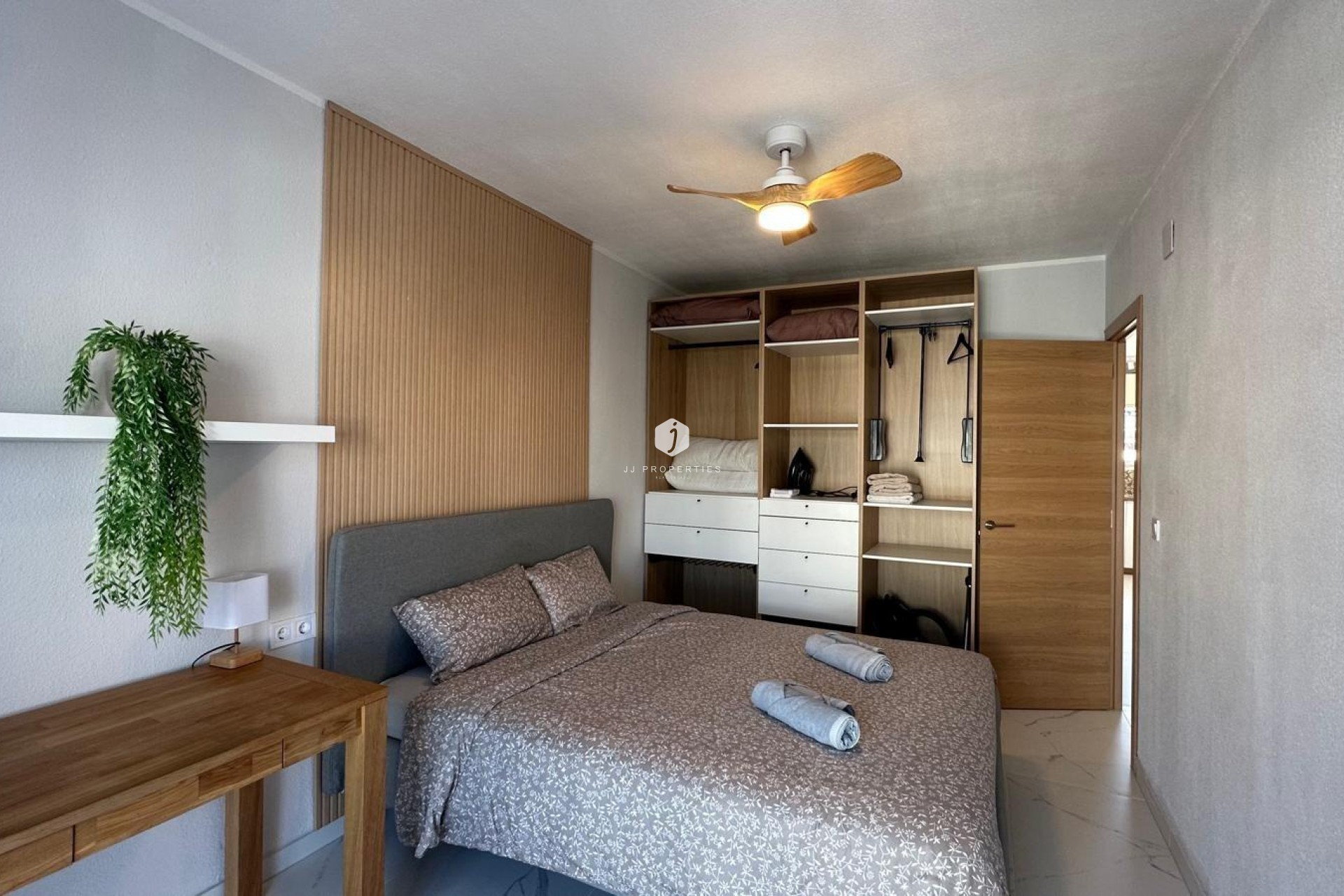 Z drugiej ręki - Bungalow -
Torrevieja - Los Balcones